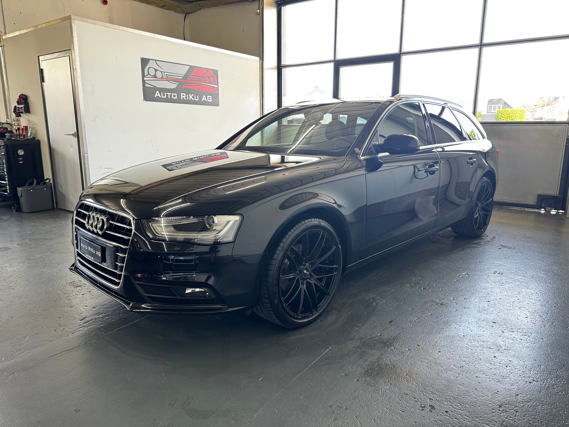 AUDI A4 Avant 2.0 TDI Attraction multitronic-image-6