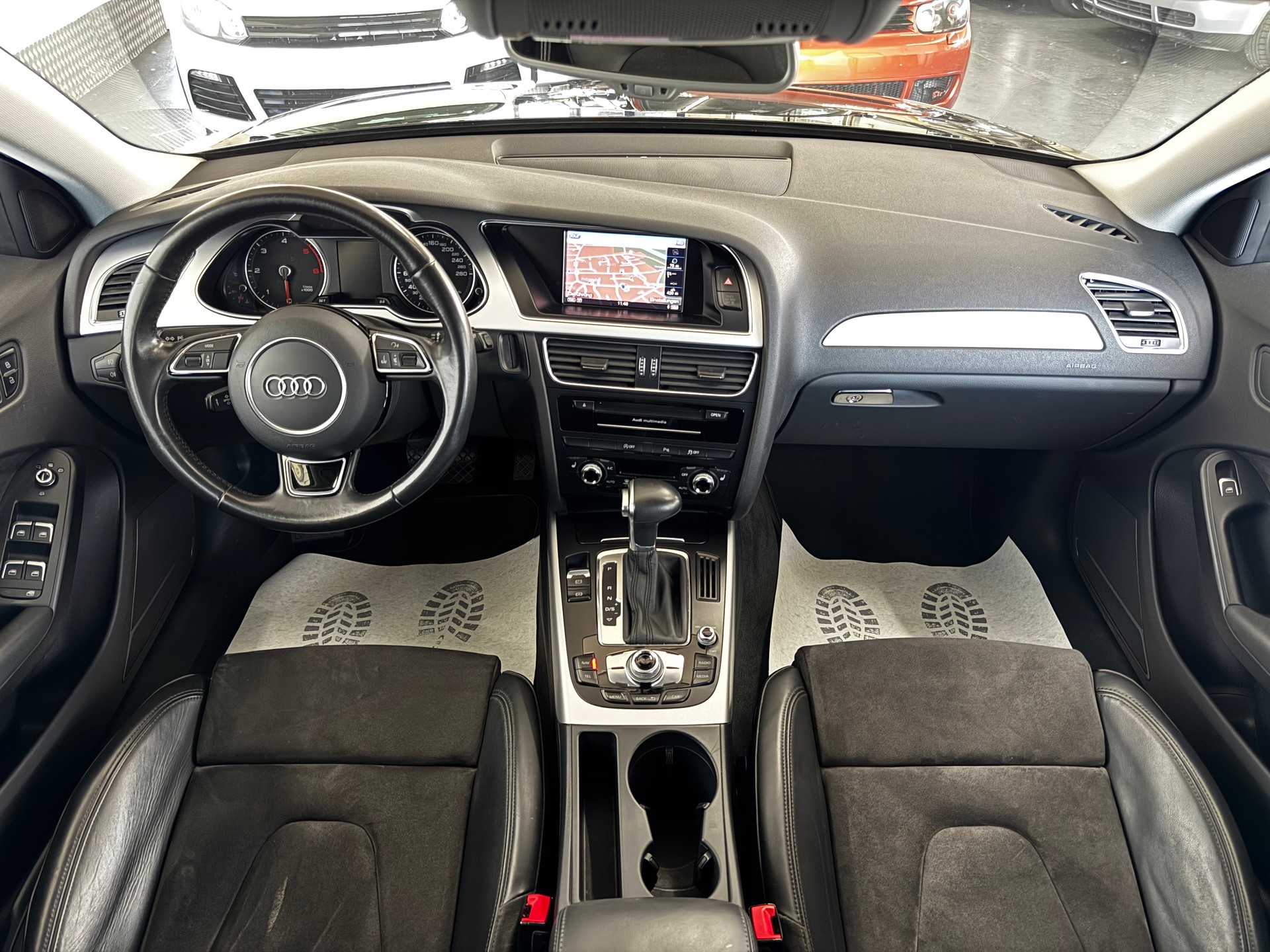 AUDI A4 Avant 2.0 TDI Attraction multitronic-image-15