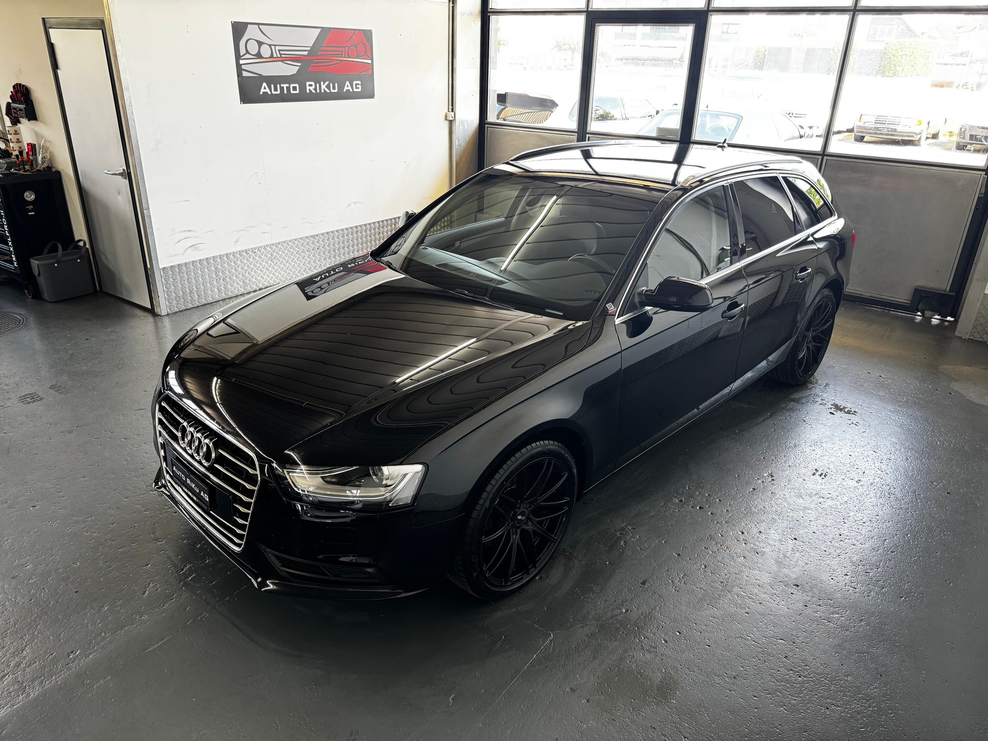 AUDI A4 Avant 2.0 TDI Attraction multitronic-image-5