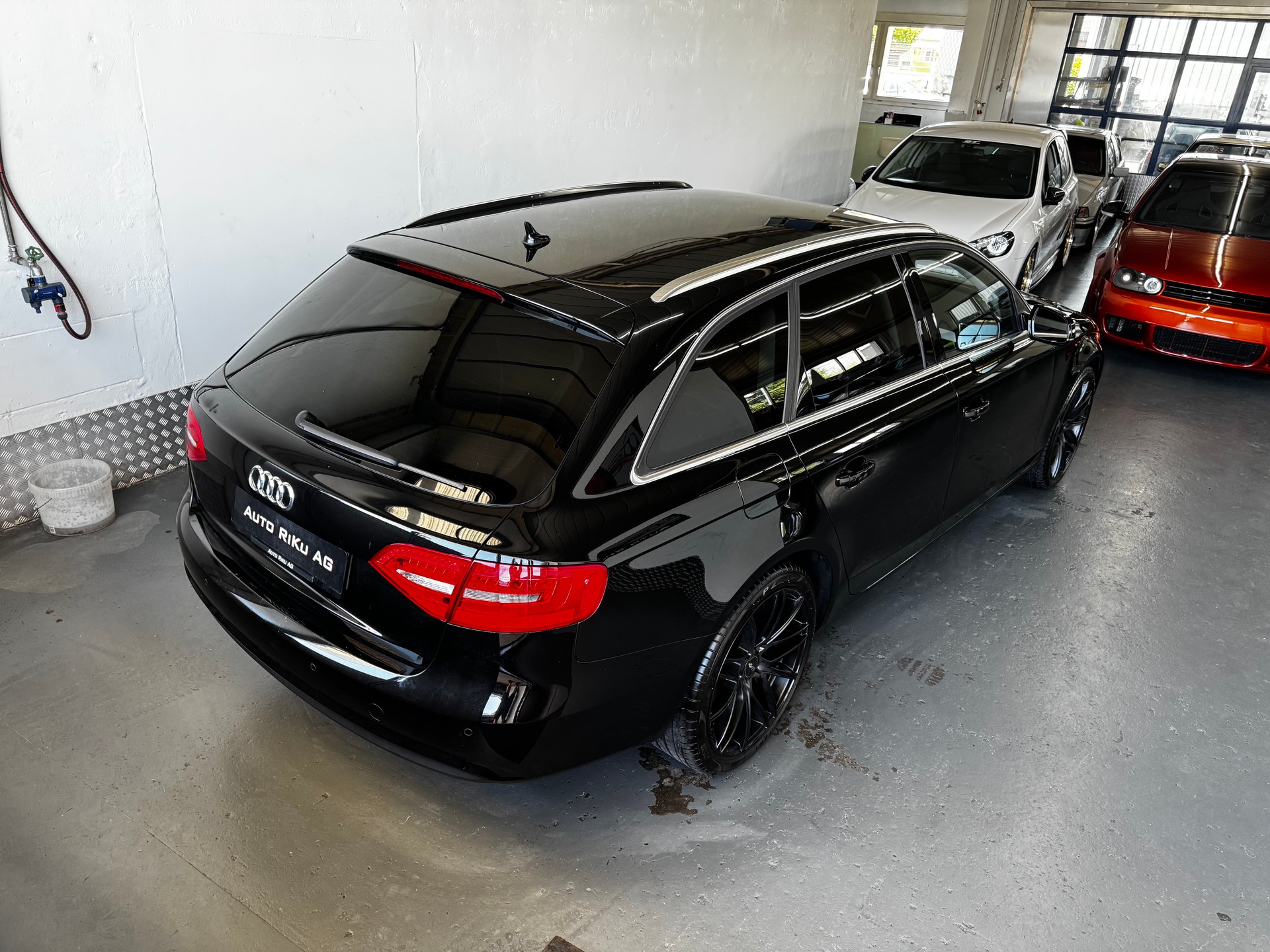 AUDI A4 Avant 2.0 TDI Attraction multitronic-image-8