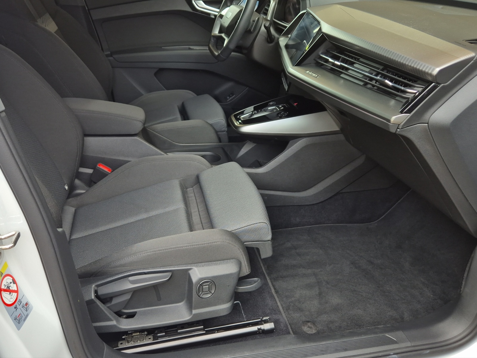 AUDI Q4 e-tron 35-image-16