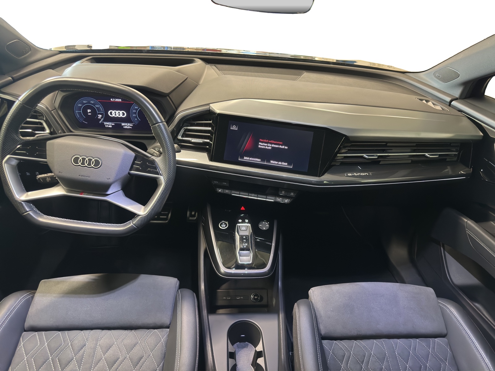 AUDI Q4 Sportback e-tron 50 quattro-image-10