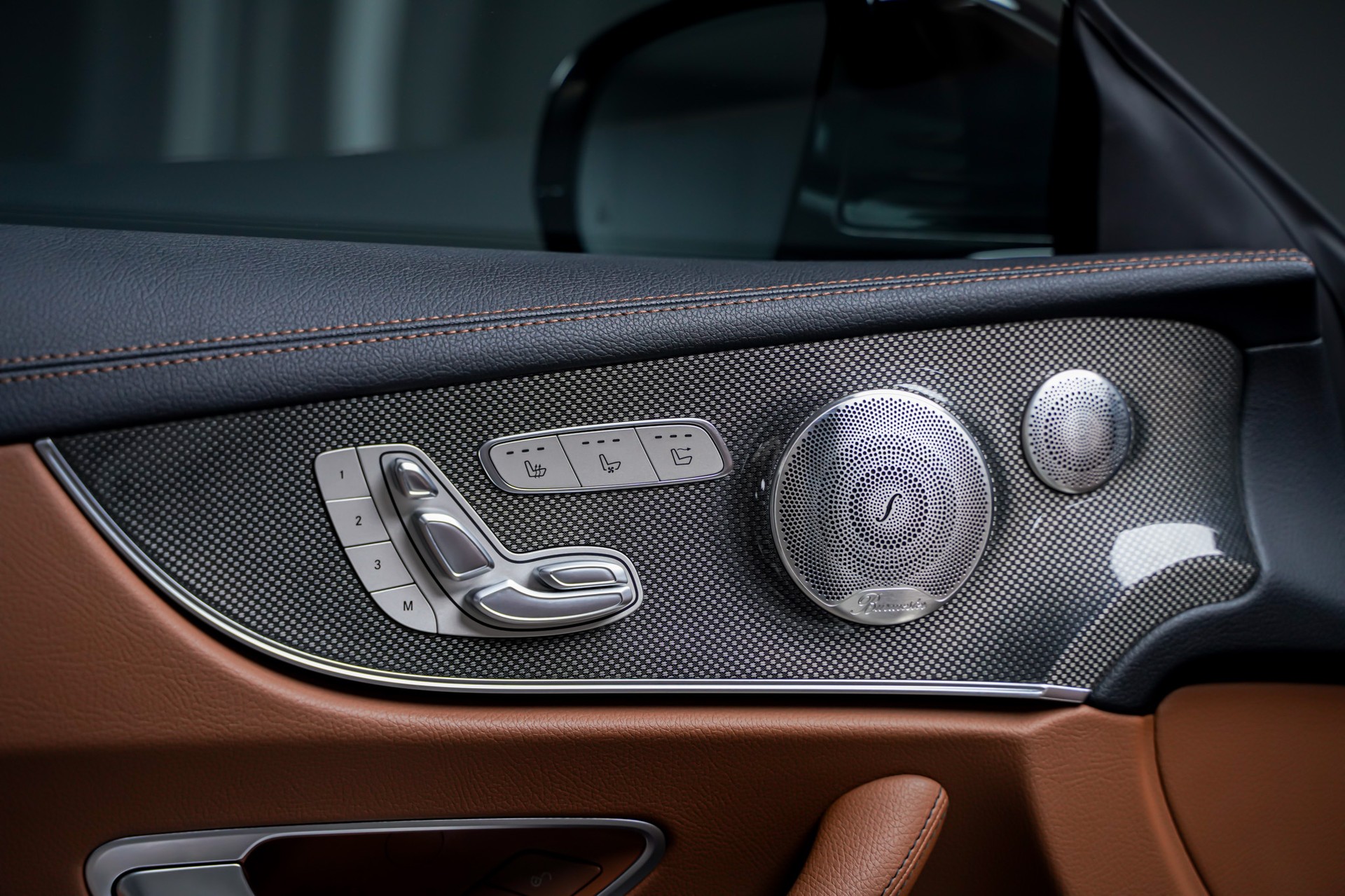MERCEDES-BENZ E 200 Cabriolet AMG Line 4 Matic 9G-Tronic-image-9