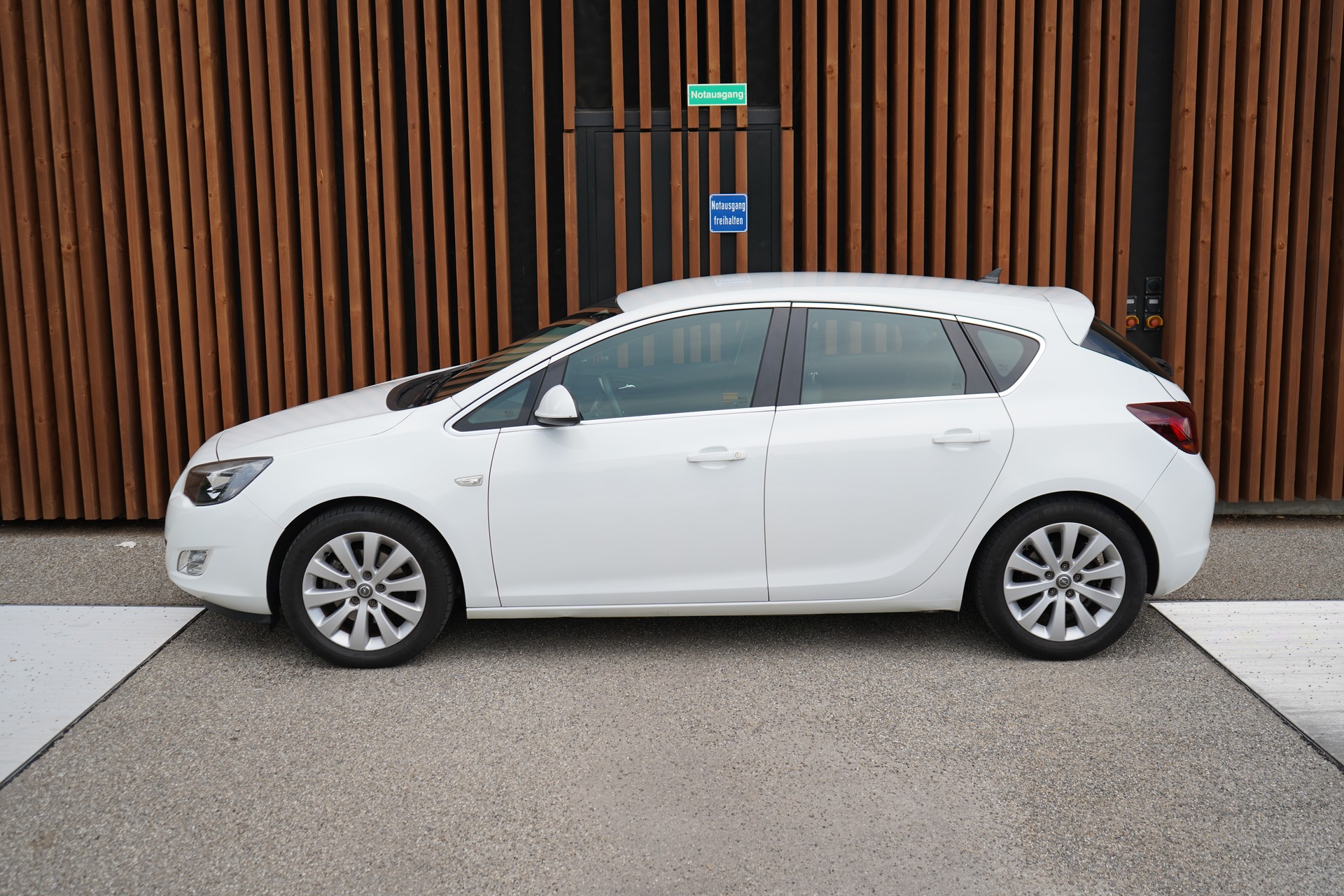 OPEL ASTRA 1.7 CDTi ECOFLEX ACTIVE EDITION l 130 PS-showroom-element-3