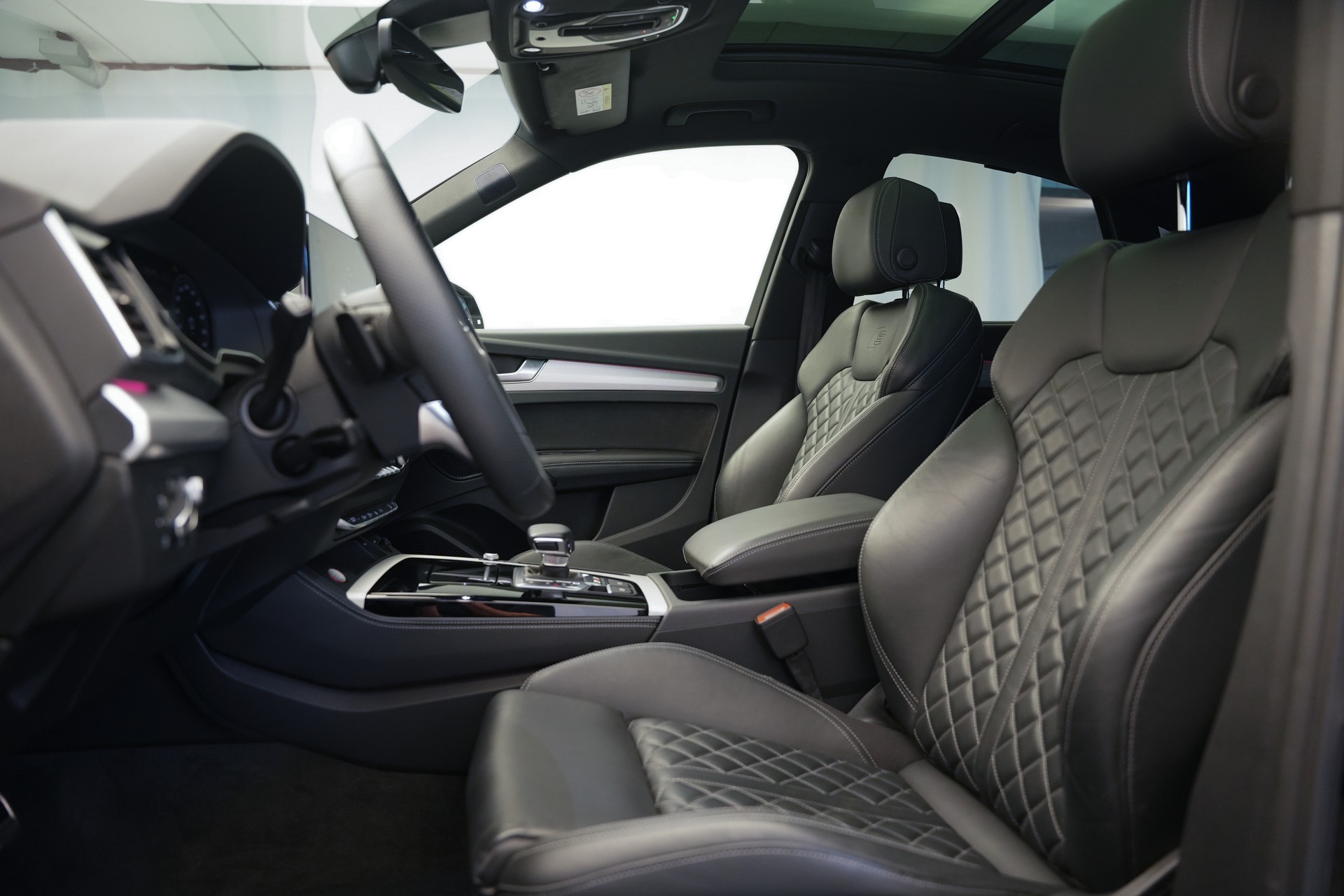 AUDI SQ5 Sportback TDI quattro tiptronic *CH-Fahrzeug* *Panorama*-image-12