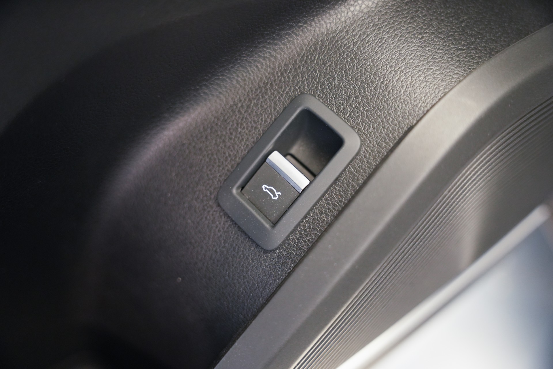 AUDI SQ5 Sportback TDI quattro tiptronic *CH-Fahrzeug* *Panorama*-image-18