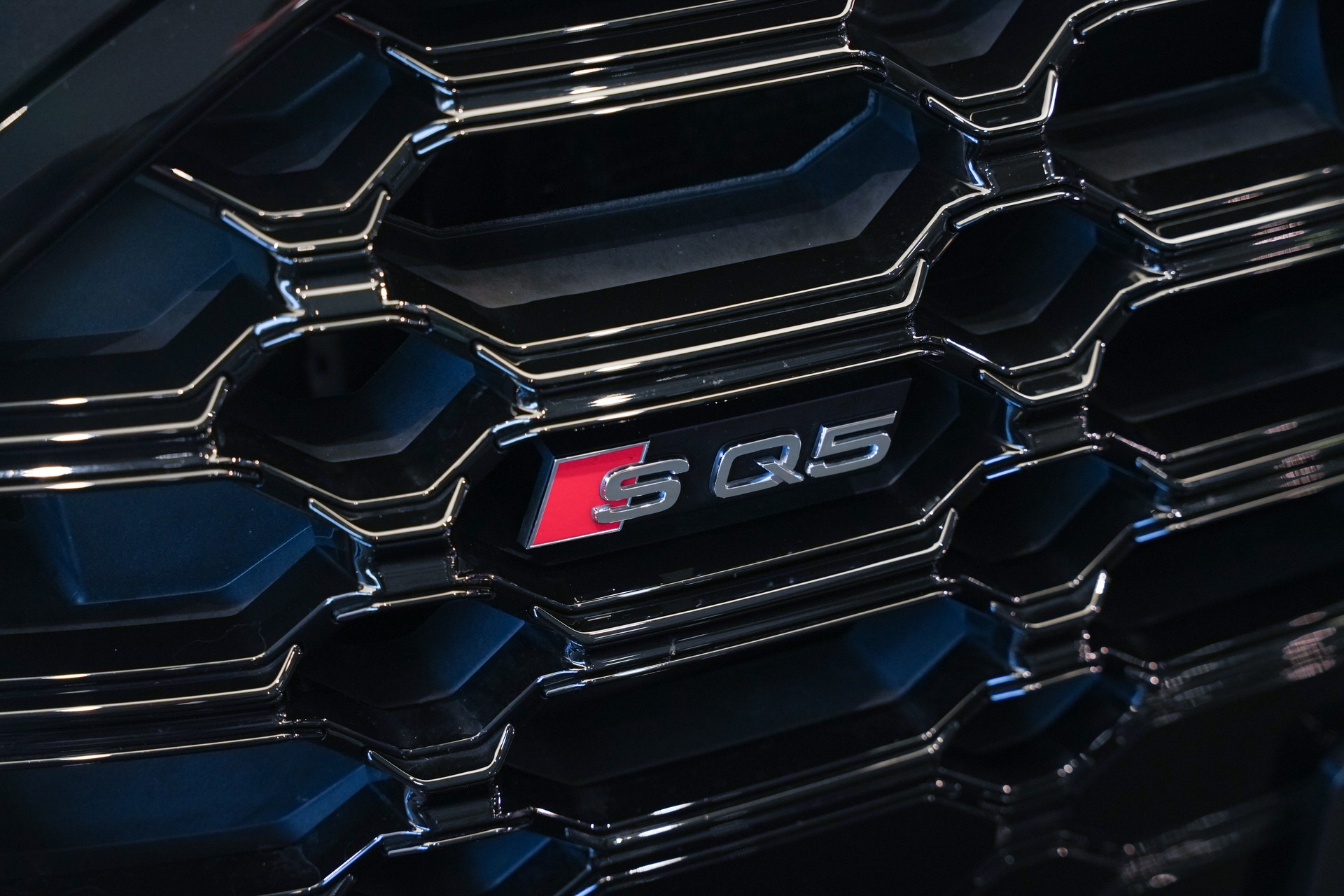 AUDI SQ5 Sportback TDI quattro tiptronic *CH-Fahrzeug* *Panorama*-image-41