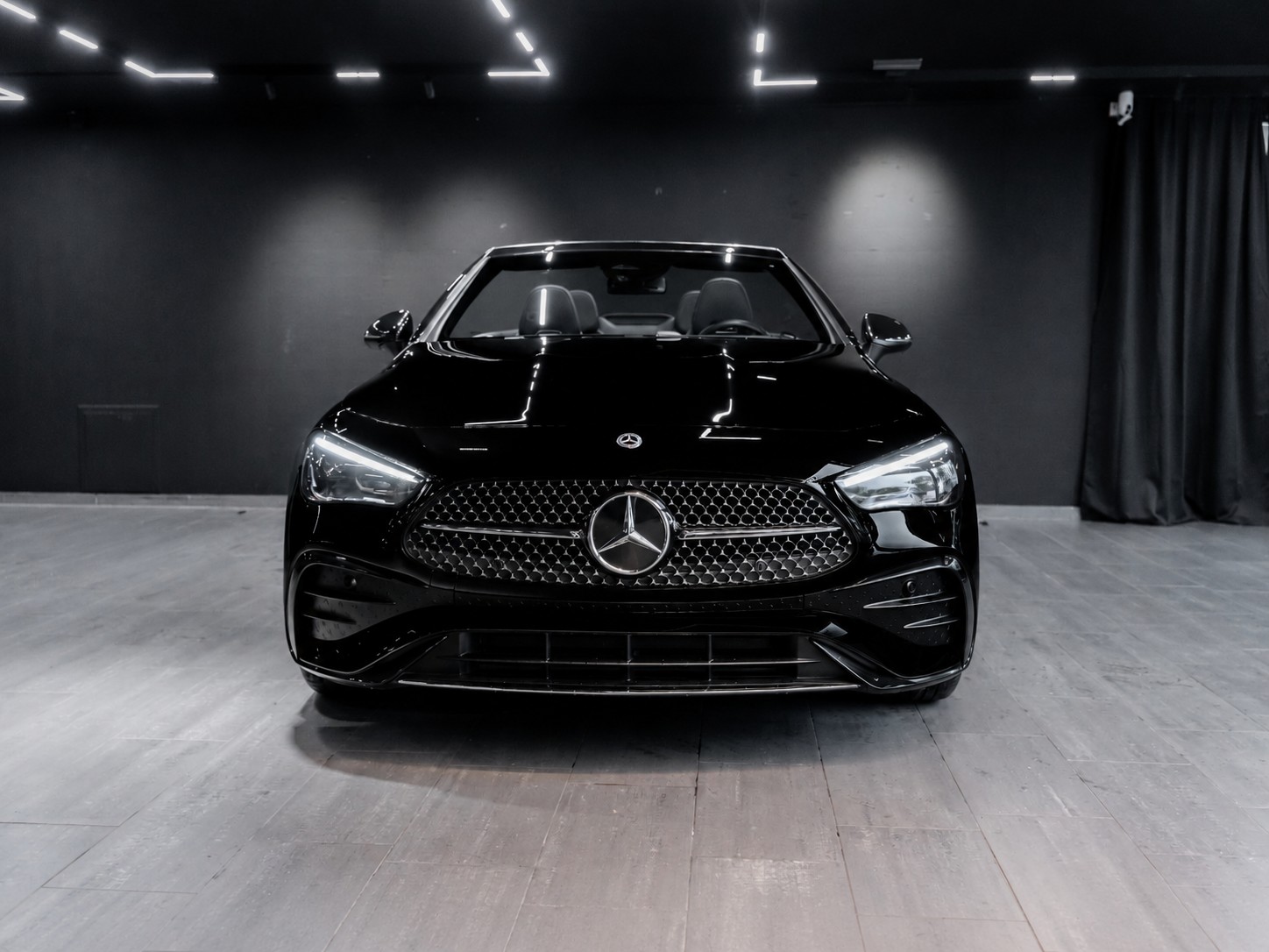 MERCEDES-BENZ CLE 200 Cabrio 4Matic 9G-Tronic-image-2