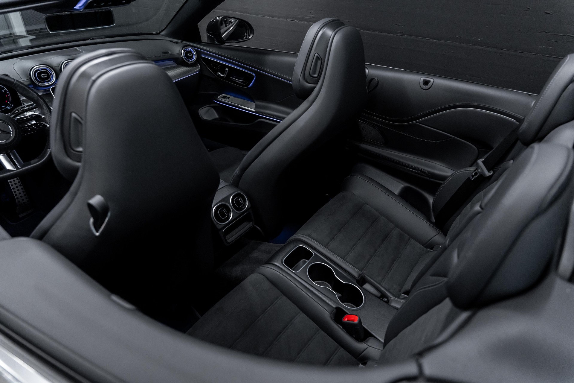 MERCEDES-BENZ CLE 200 Cabrio 4Matic 9G-Tronic-image-15