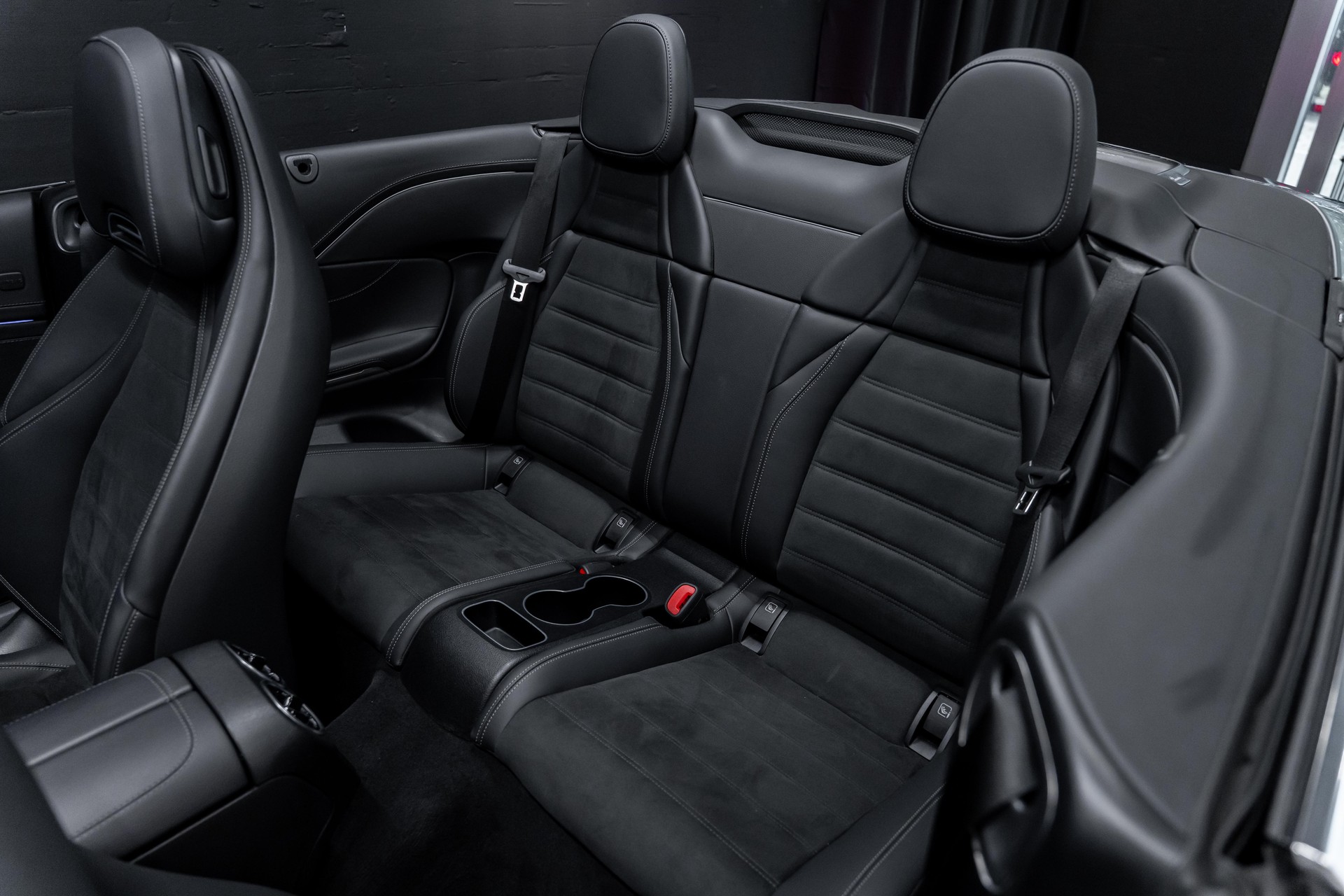 MERCEDES-BENZ CLE 200 Cabrio 4Matic 9G-Tronic-image-14