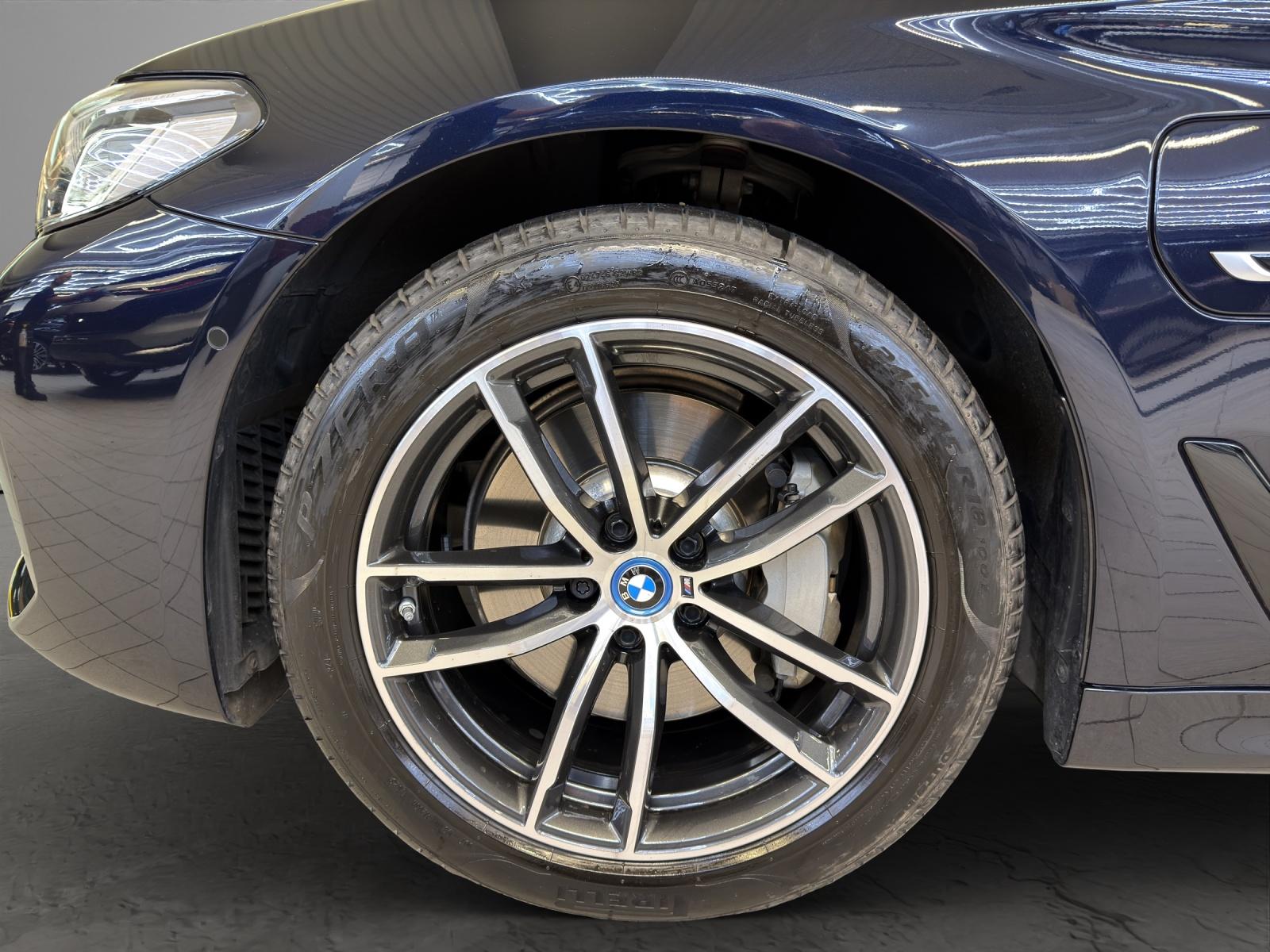 BMW 530e xDrive Touring M-SportPaket-image-22