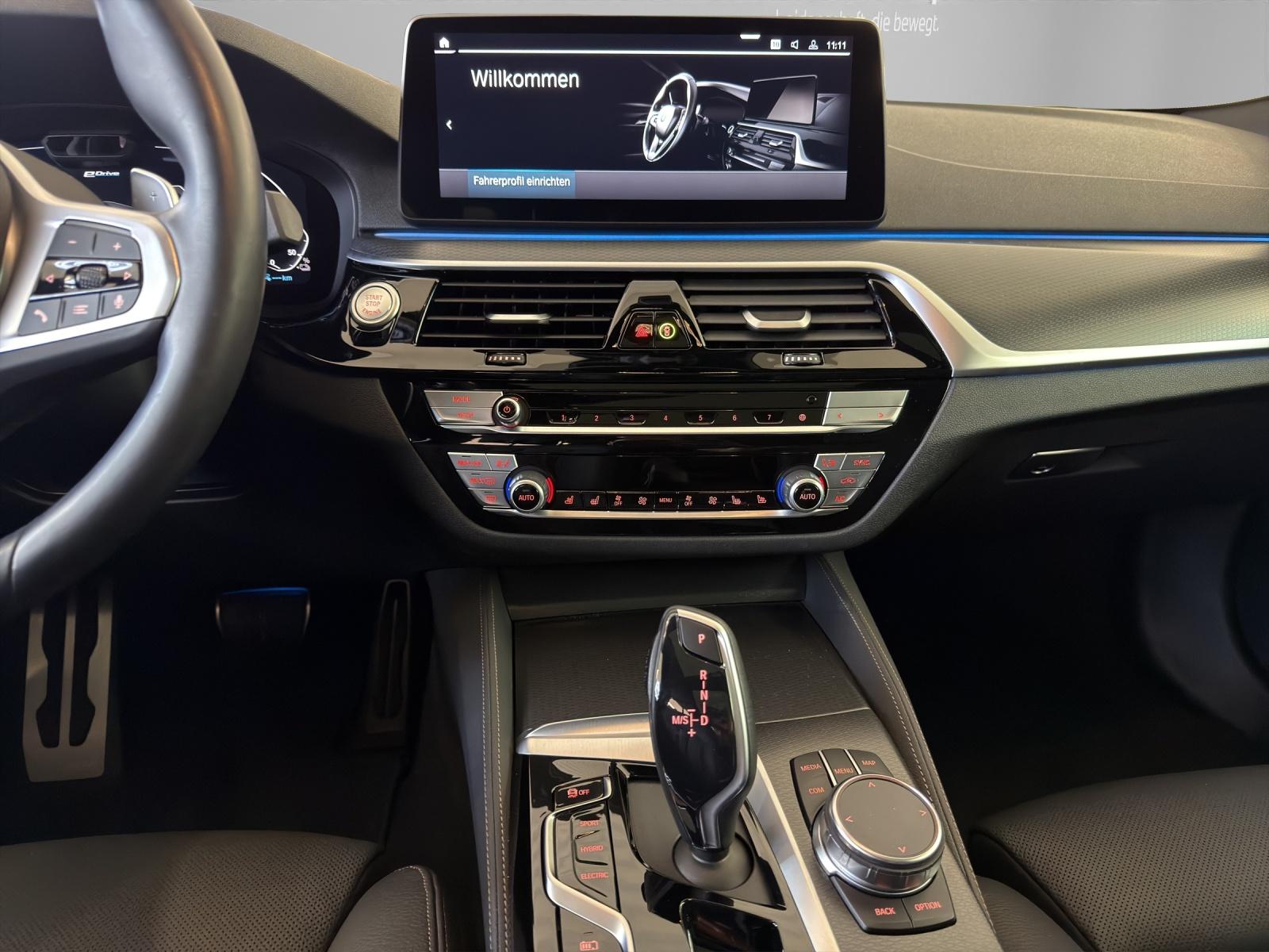 BMW 530e xDrive Touring M-SportPaket-image-16