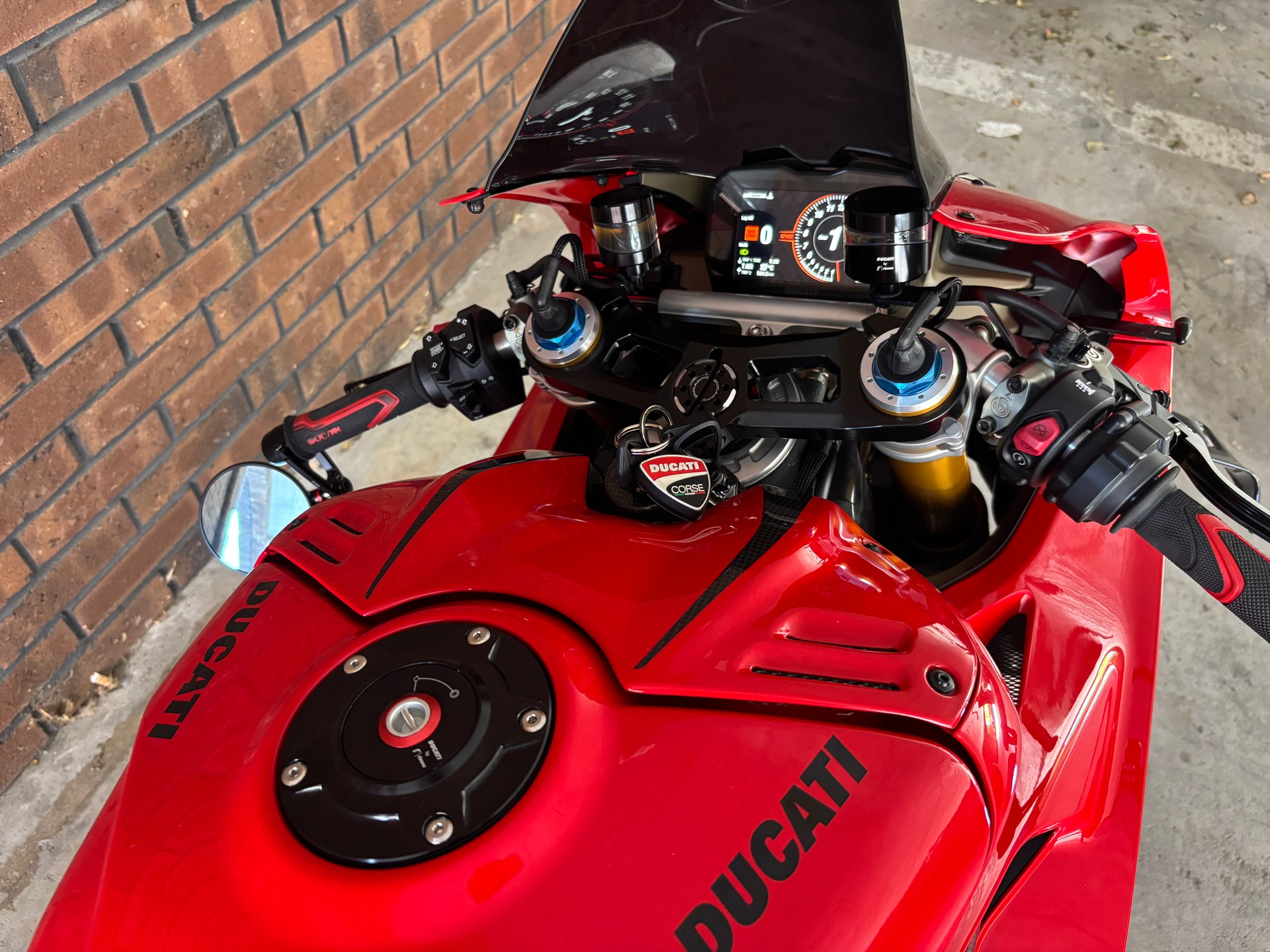 DUCATI Panigale V4 S-image-11