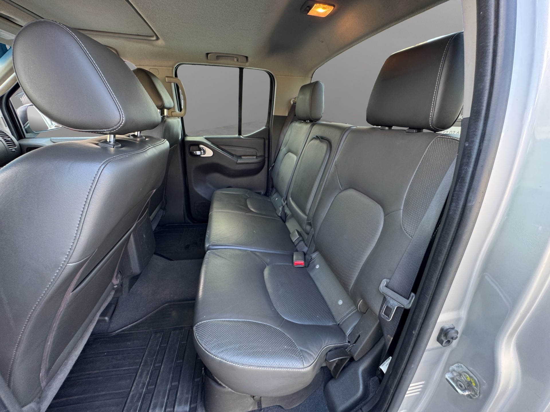 NISSAN Navara V6 Double Cab LE 3.0 dCi 4WD Automat-image-11