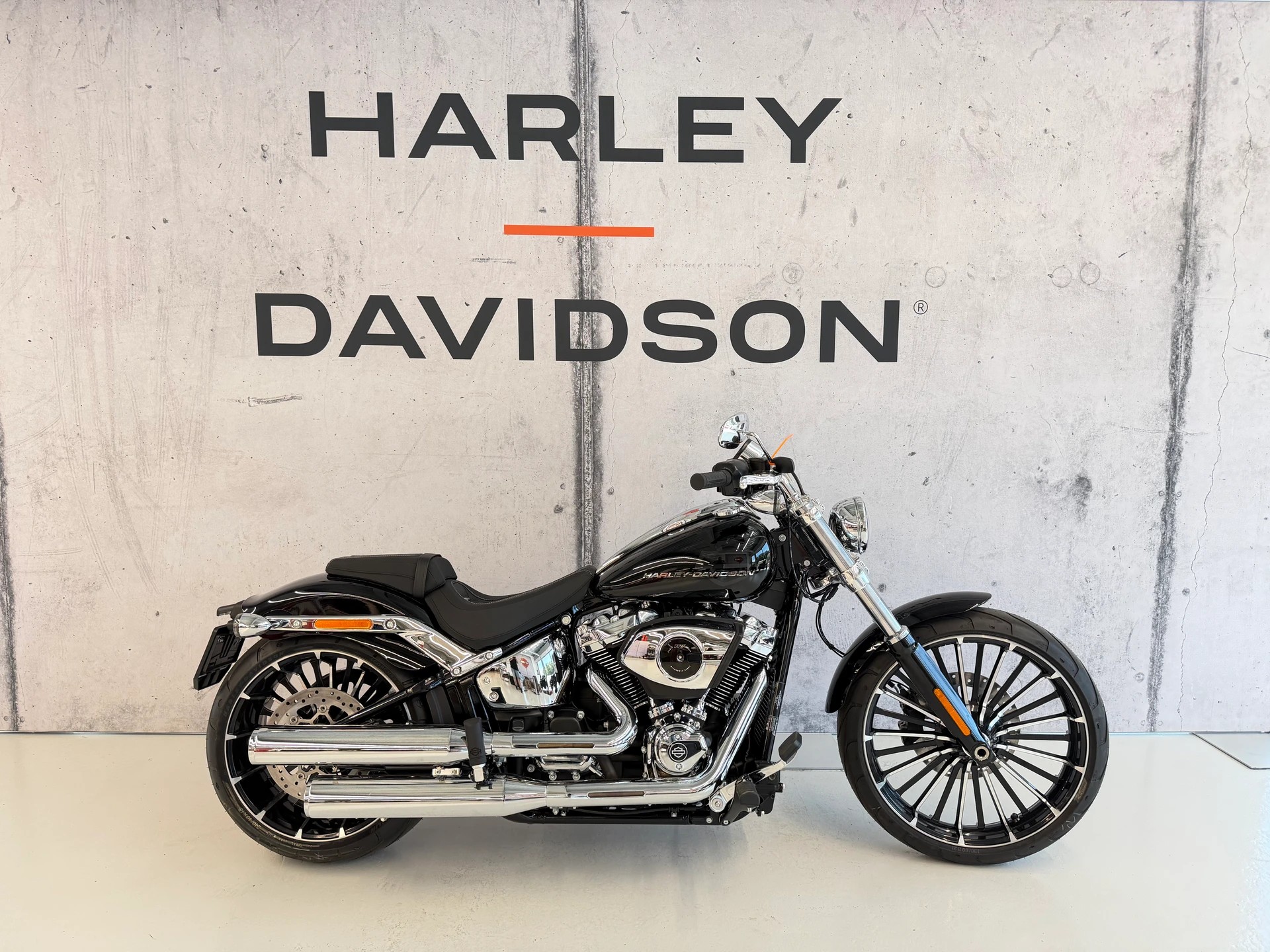 HARLEY-DAVIDSON FXBR Breakout 117ci-image-0