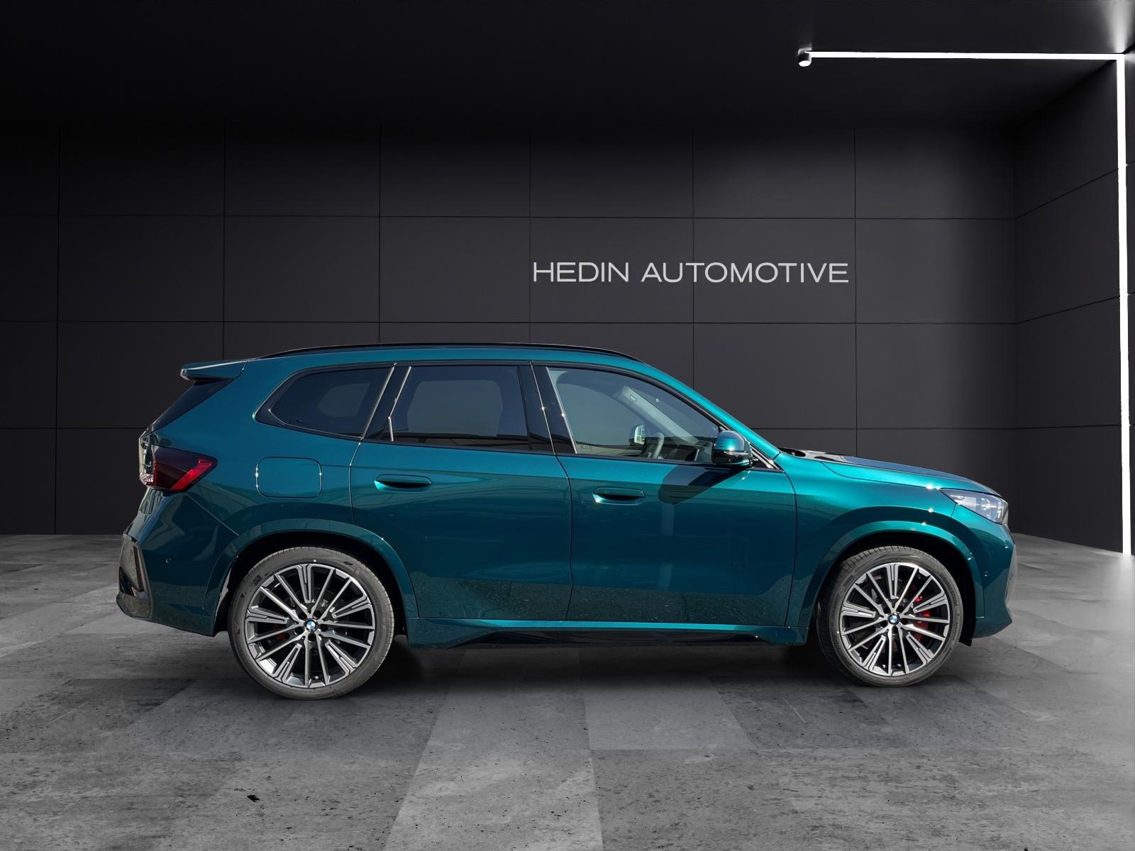 BMW iX1 30 xDrive-image-5