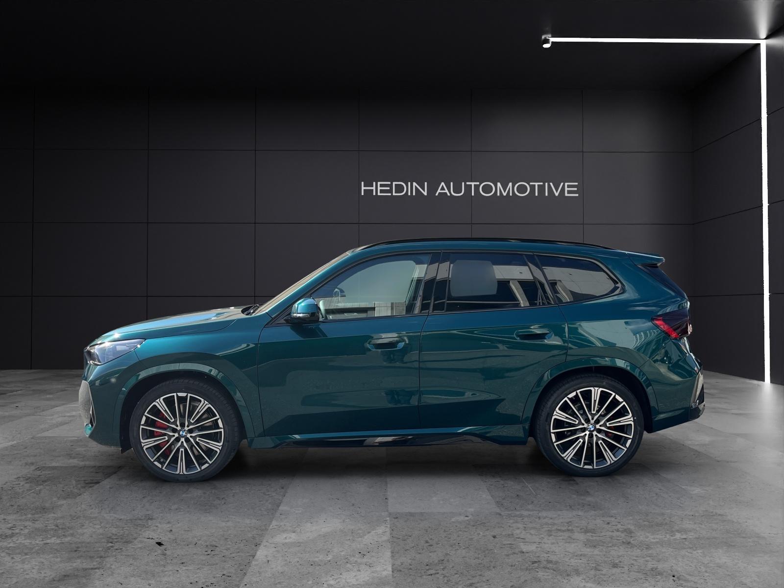 BMW iX1 30 xDrive-showroom-element-1