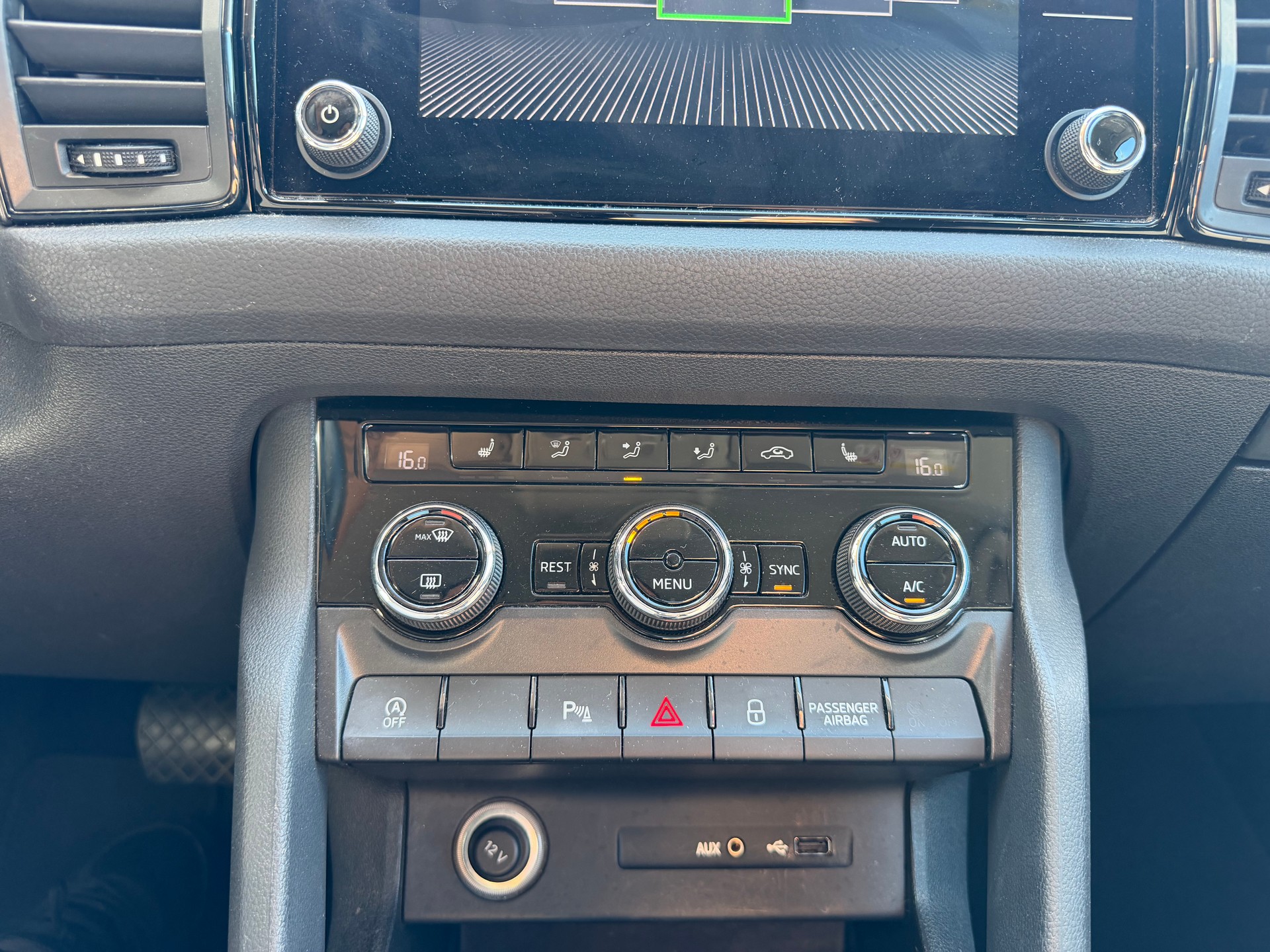 SKODA Kodiaq 1.4 TSI Active DSG 4x4-image-16