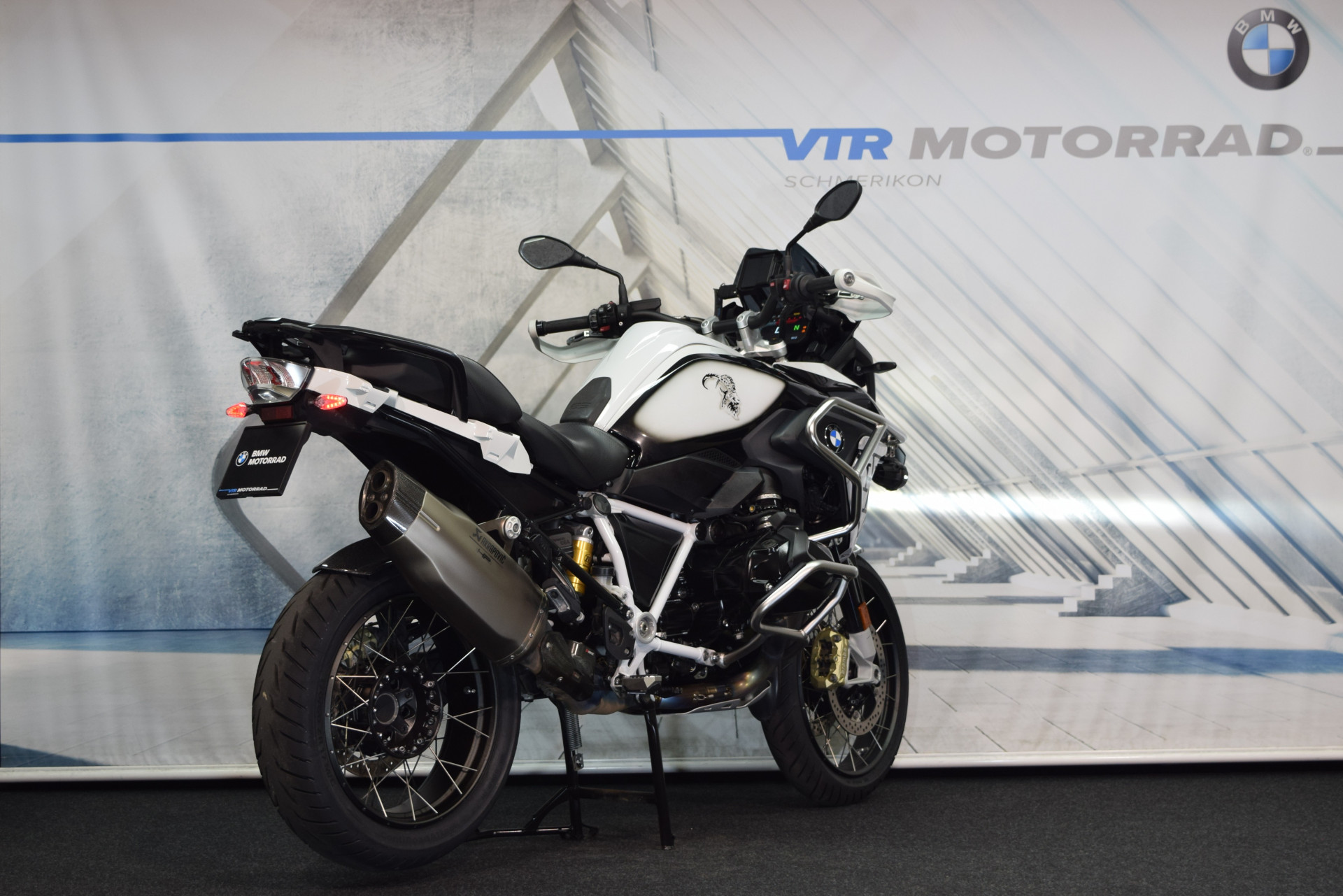 BMW R 1250 GS Trophy inkl. Akrapovic Komplettanlage-showroom-element-2