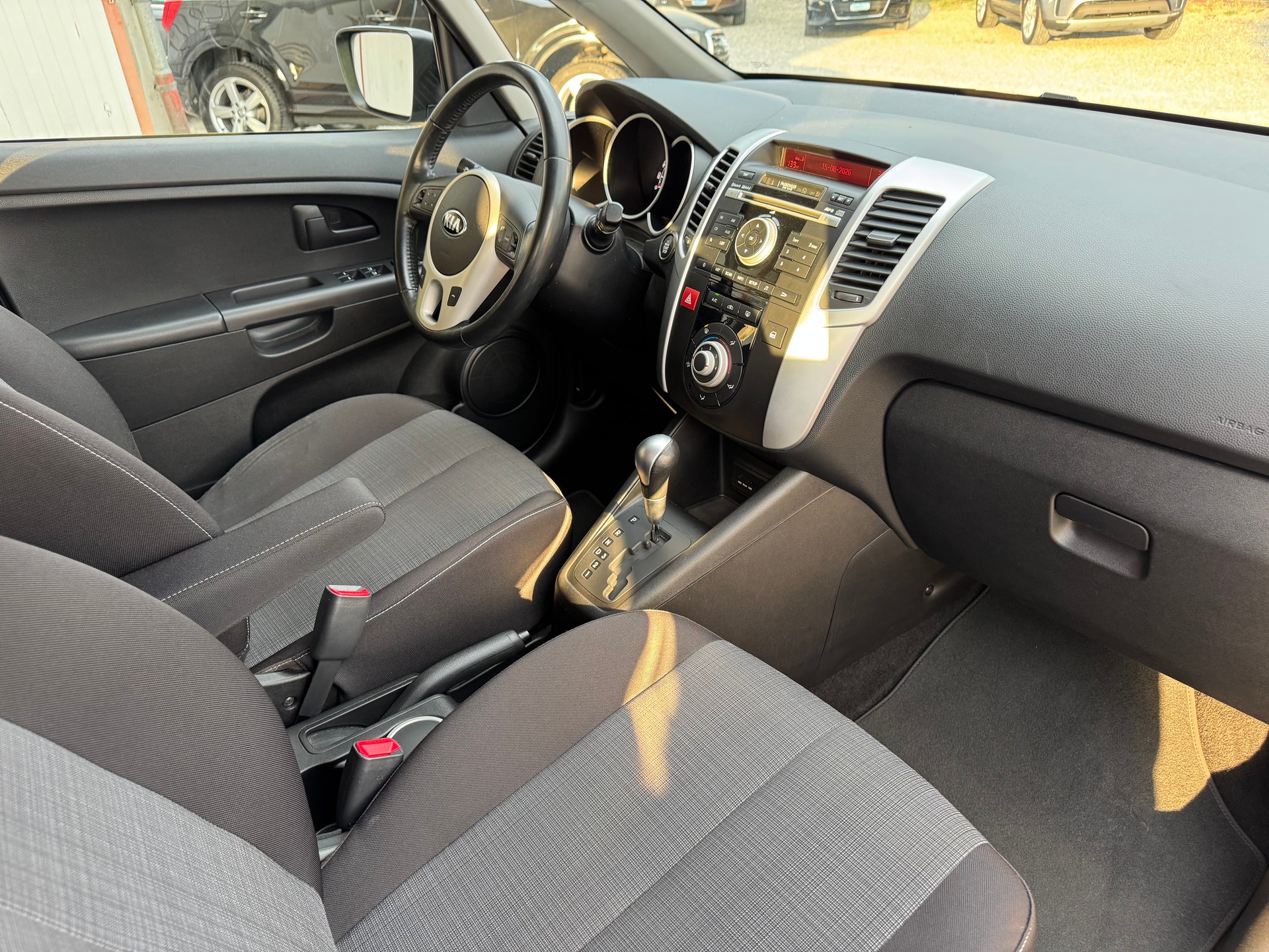 KIA Venga 1.6 CVVT Style Automatic-image-13