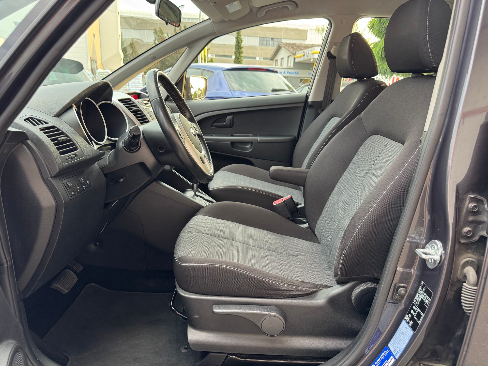 KIA Venga 1.6 CVVT Style Automatic-image-10