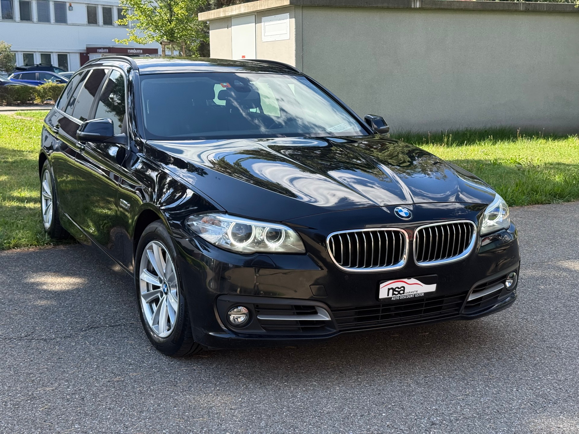 BMW 520d Touring xDrive Steptronic-image-2
