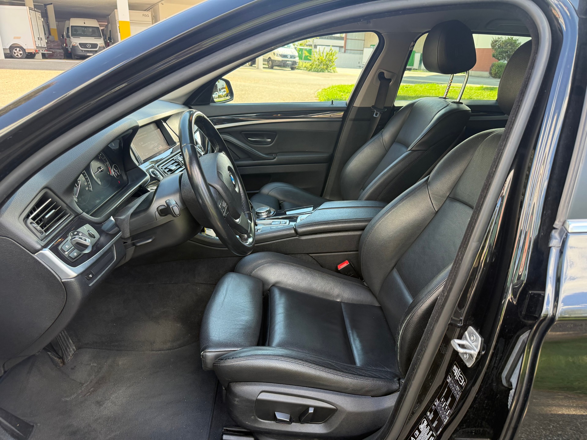 BMW 520d Touring xDrive Steptronic-image-6