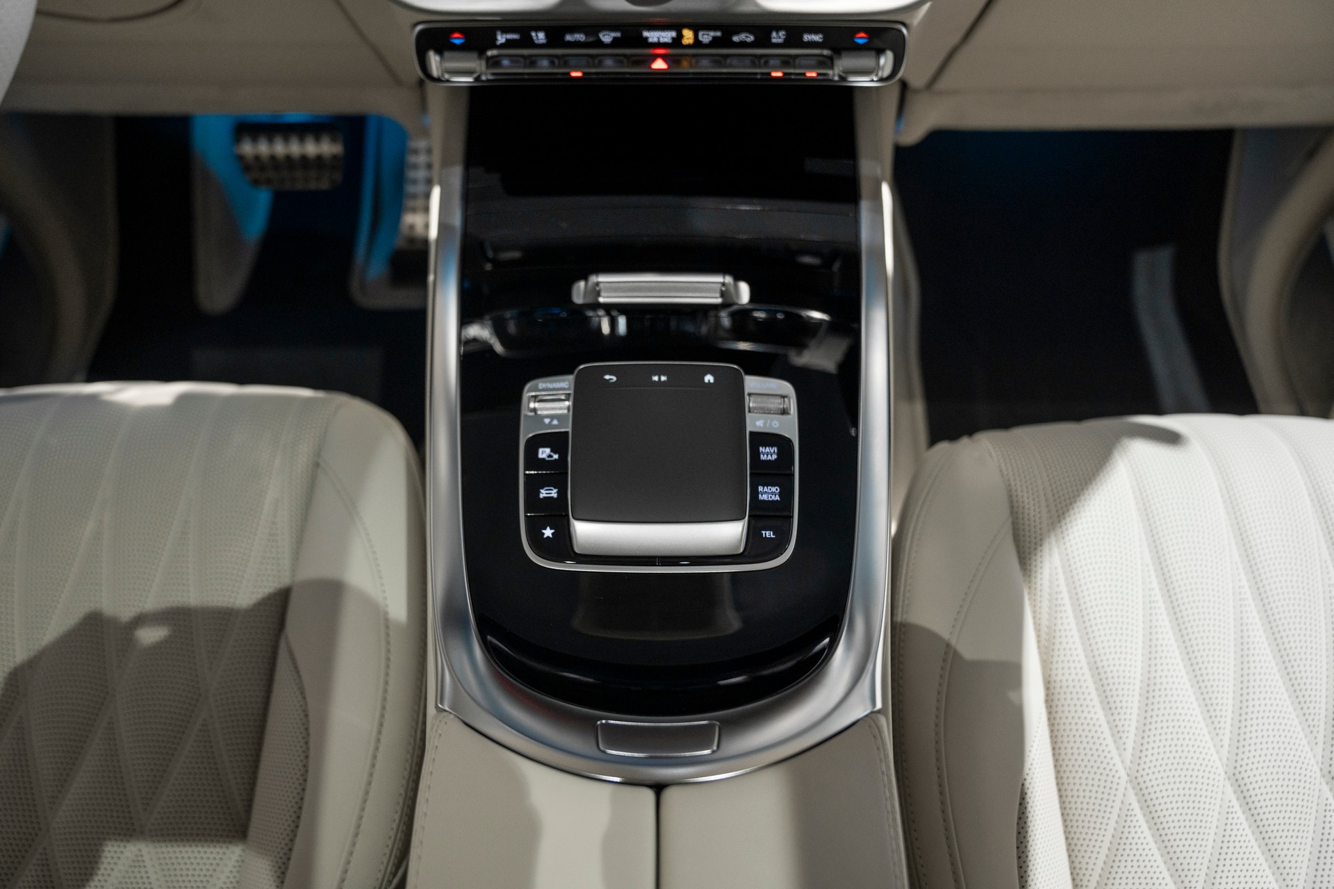 MERCEDES-BENZ G 450d 9G-Tronic-image-12