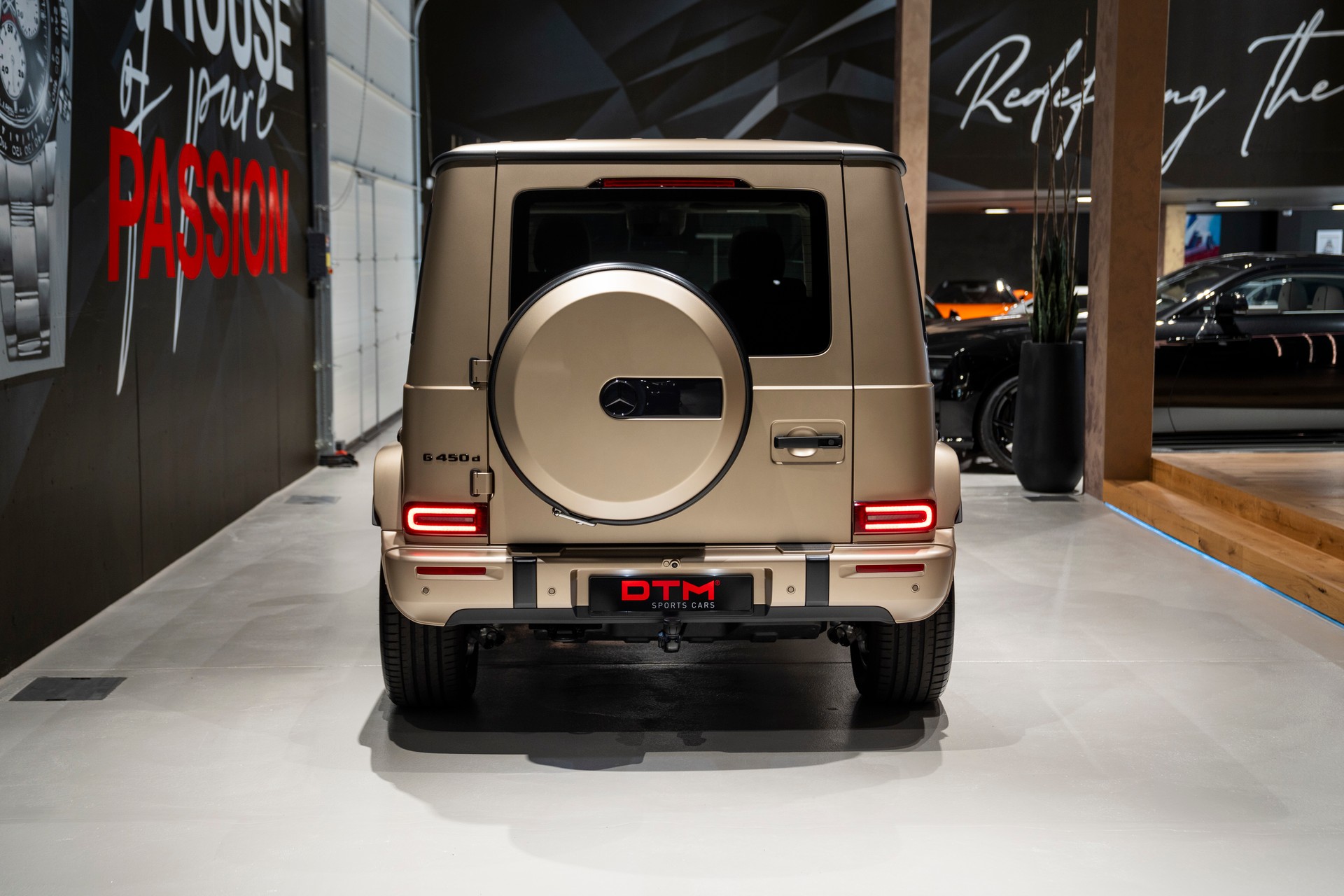 MERCEDES-BENZ G 450d 9G-Tronic-showroom-element-3