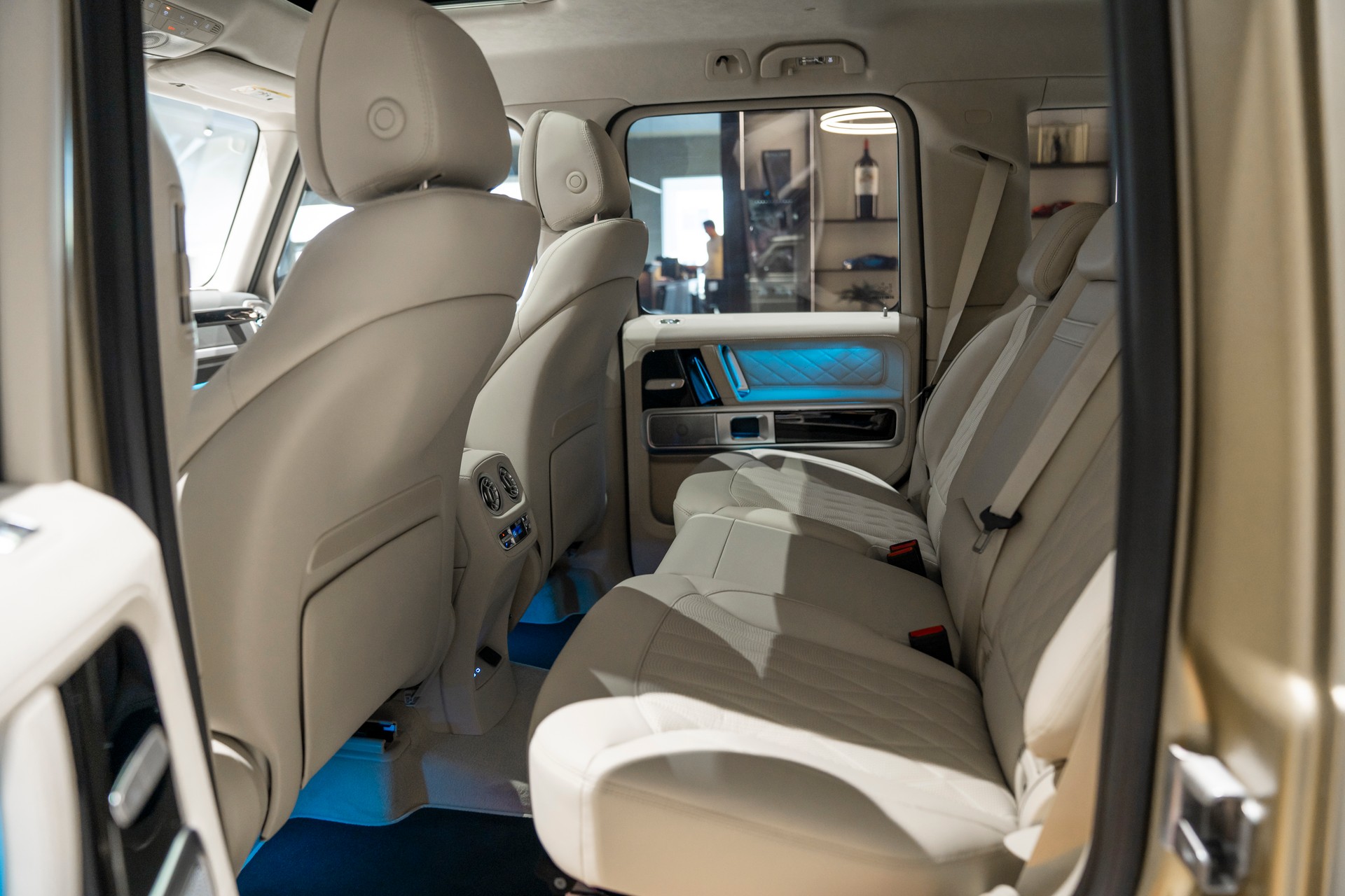 MERCEDES-BENZ G 450d 9G-Tronic-image-14