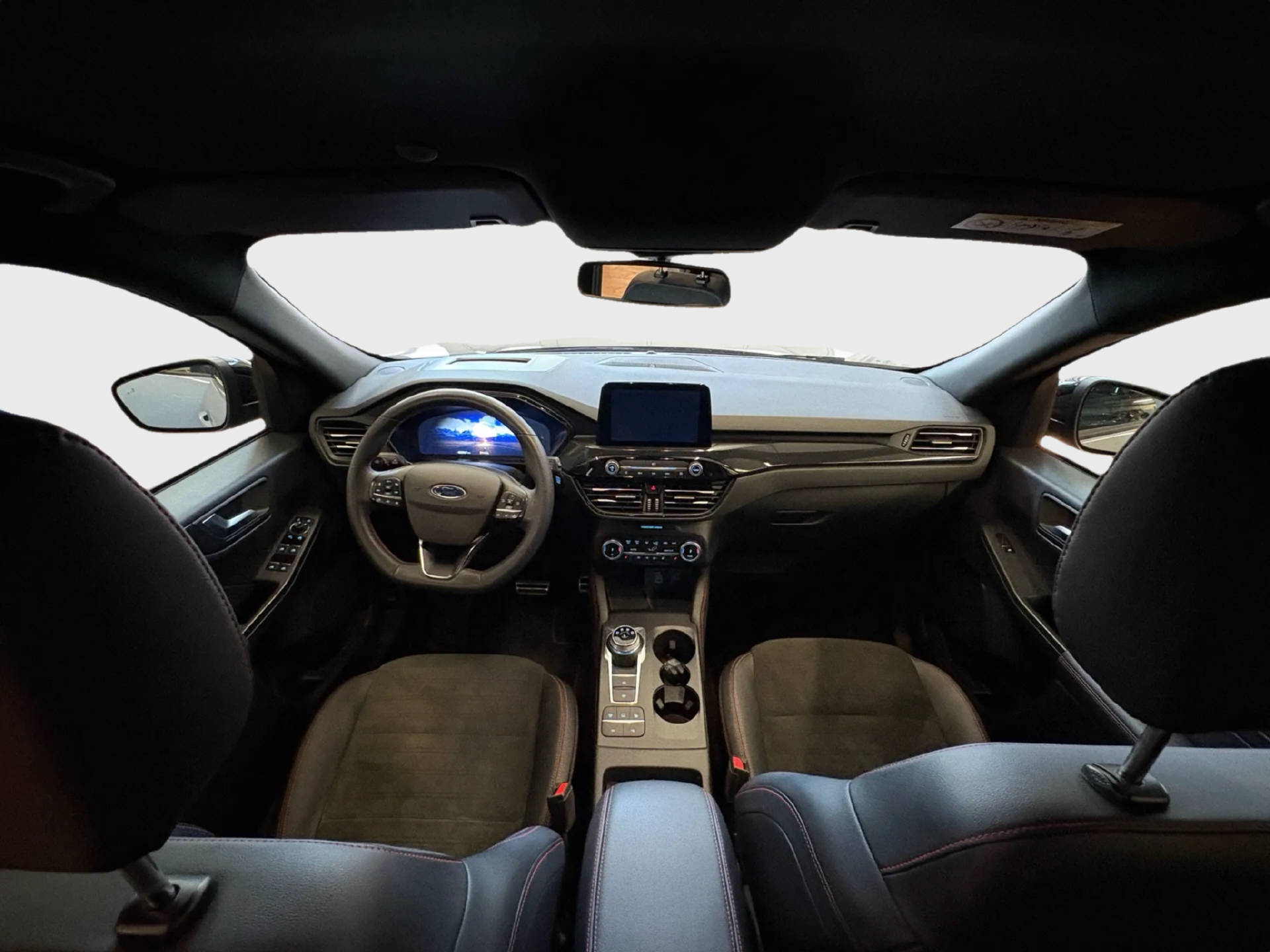 FORD Kuga 2.5 Plug-in Hybrid Graphite Tech Edition-image-8
