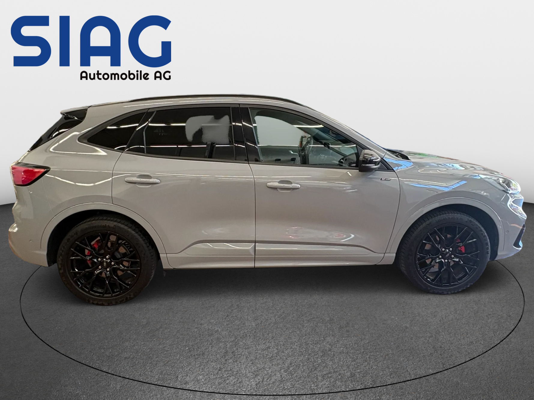 FORD Kuga 2.5 Plug-in Hybrid Graphite Tech Edition-showroom-element-1