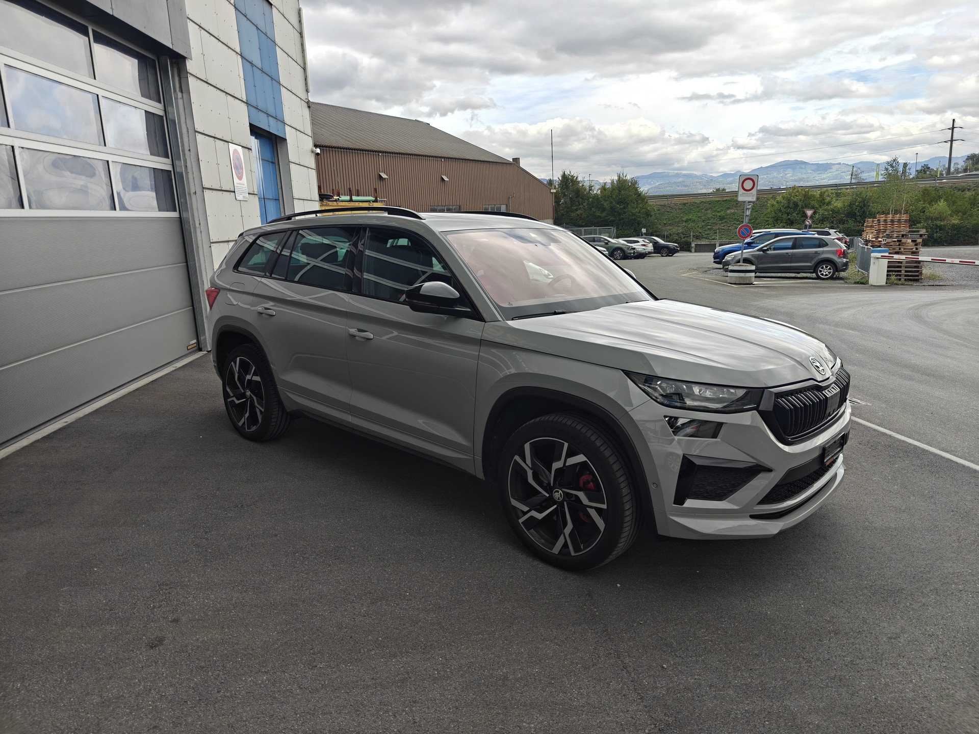 SKODA Kodiaq 2.0 TSI 4x4 RS-image-2