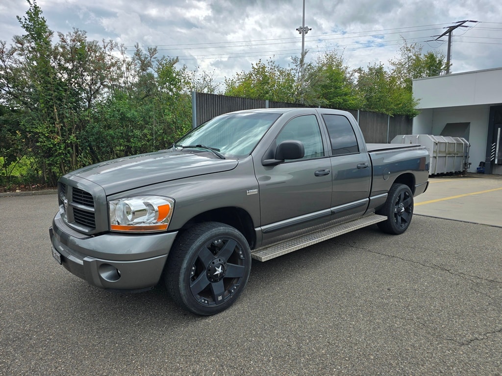 DODGE 1500 5.7 V8 Laramie-showroom-element-1