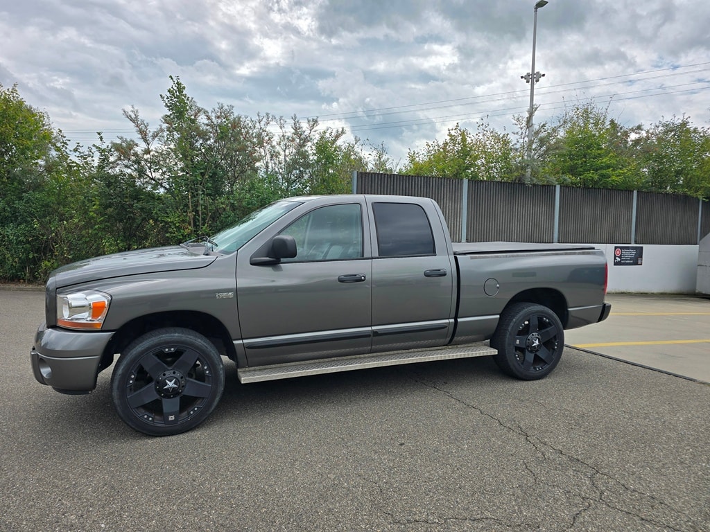 DODGE 1500 5.7 V8 Laramie-showroom-element-2