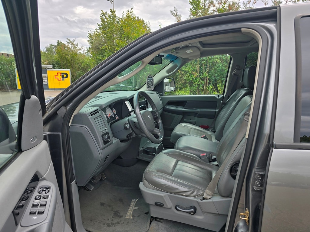 DODGE 1500 5.7 V8 Laramie-image-13