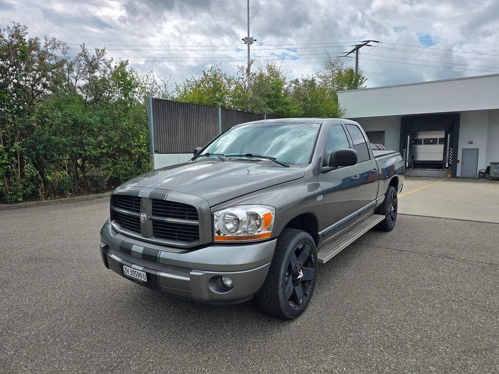 DODGE 1500 5.7 V8 Laramie