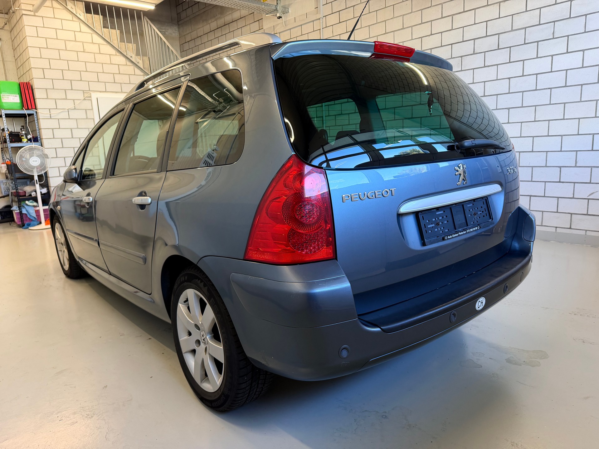 PEUGEOT 307 SW 2.0 HDI Platinum Edition-showroom-element-3