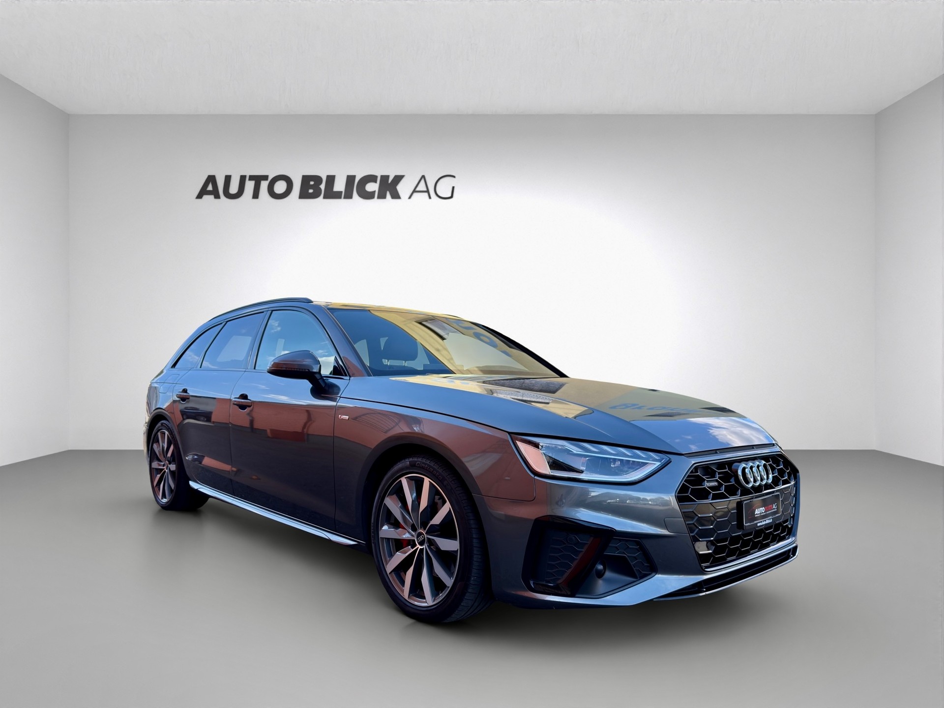 AUDI A4 Avant 40 TDI S line Attraction quattro S-tronic-showroom-element-1