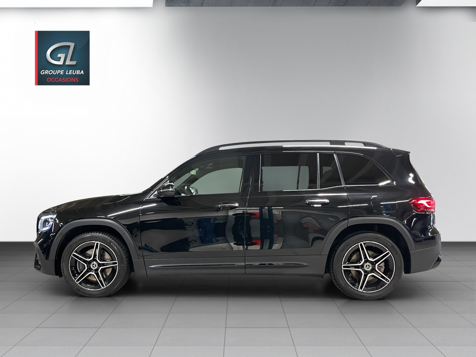 MERCEDES-BENZ GLB 250 4Matic 8G-Tronic-showroom-element-2