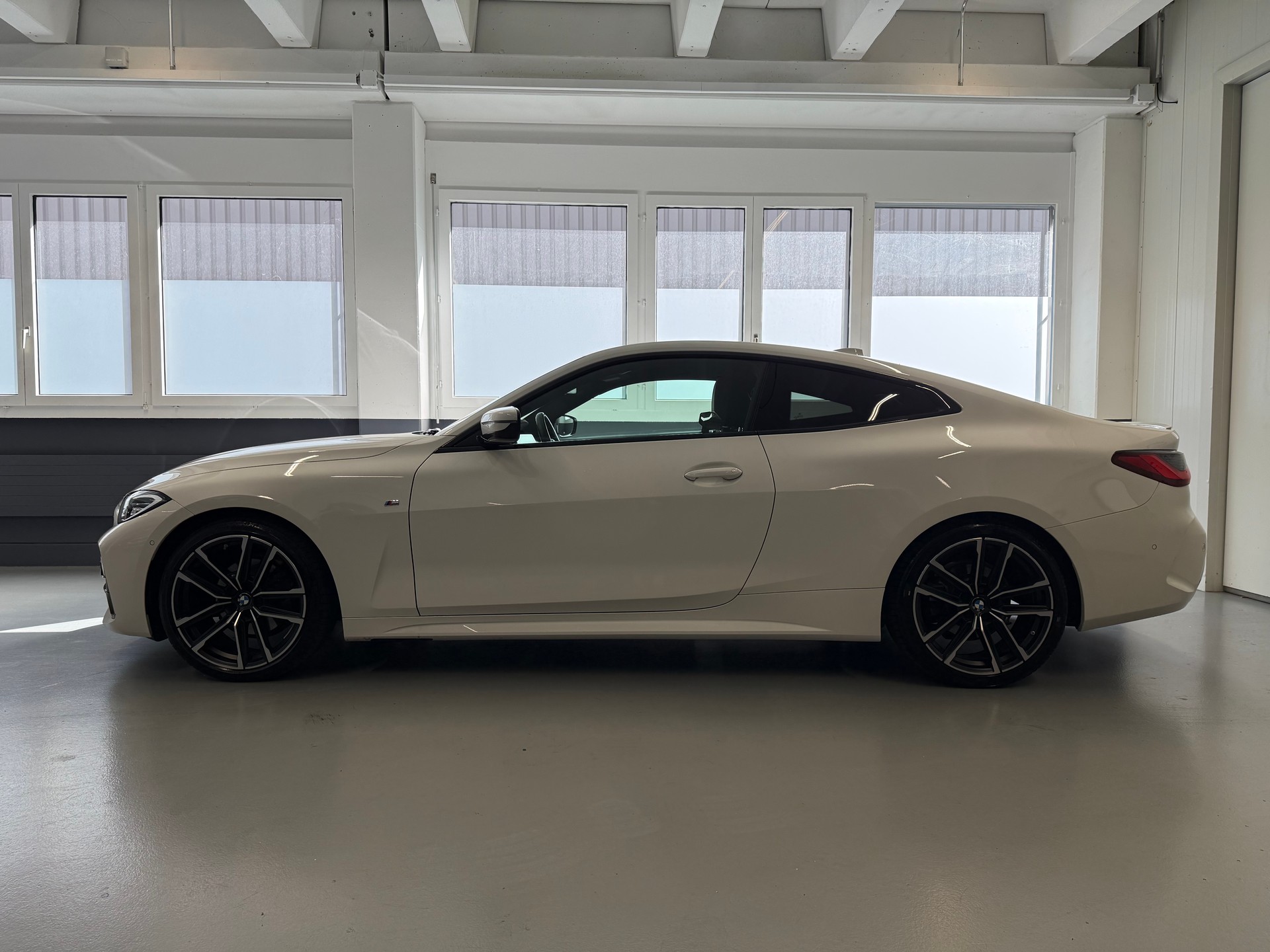 BMW 420i xDrive Coupé M Sport Steptronic-showroom-element-2