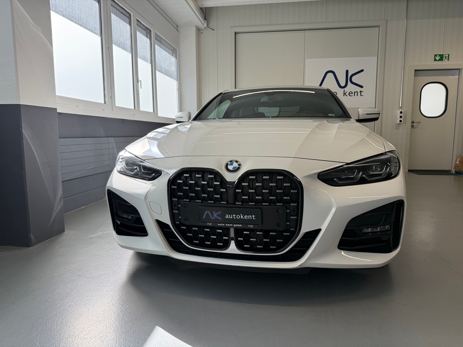 BMW 420i xDrive Coupé M Sport Steptronic-showroom-element-1