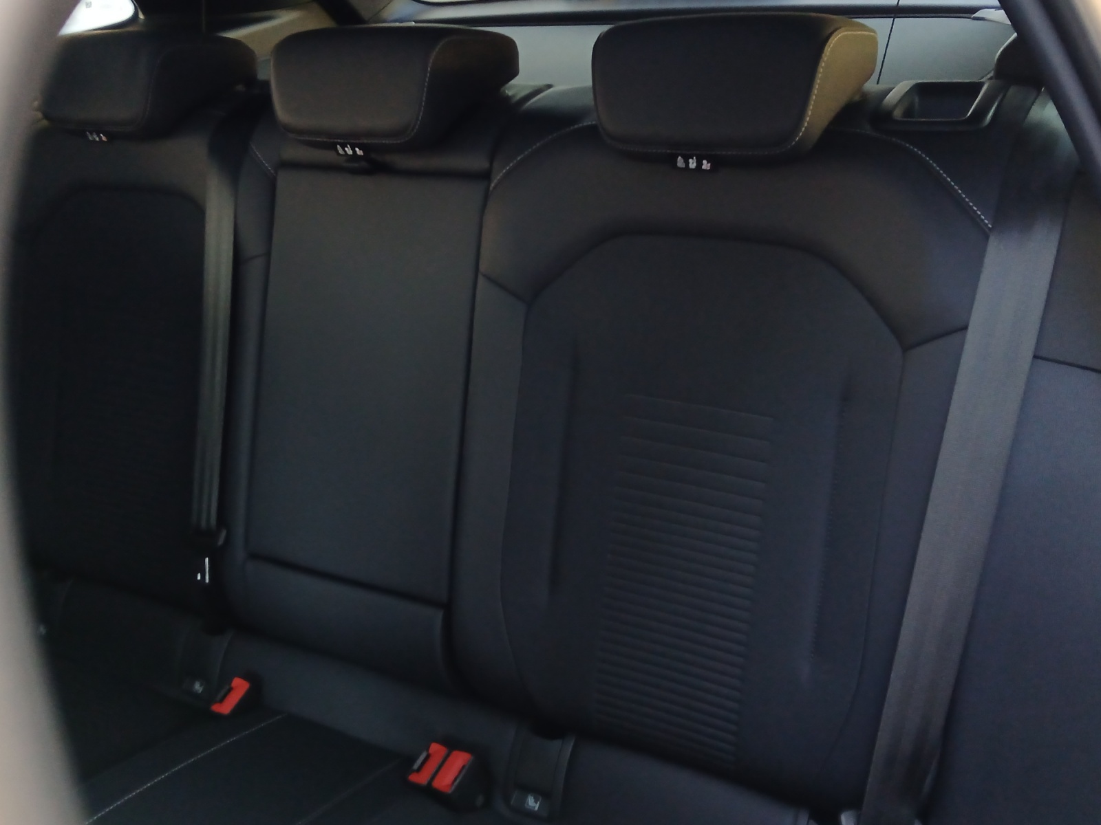 FORD Explorer Extended Range Premium AWD-image-9