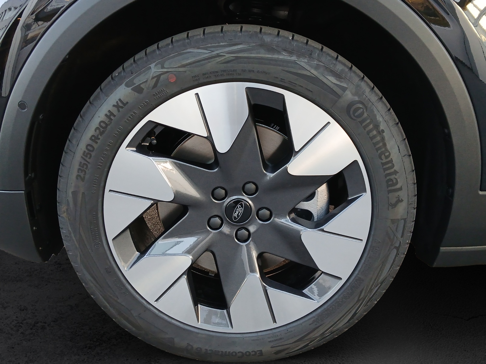 FORD Explorer Extended Range Premium AWD-image-14