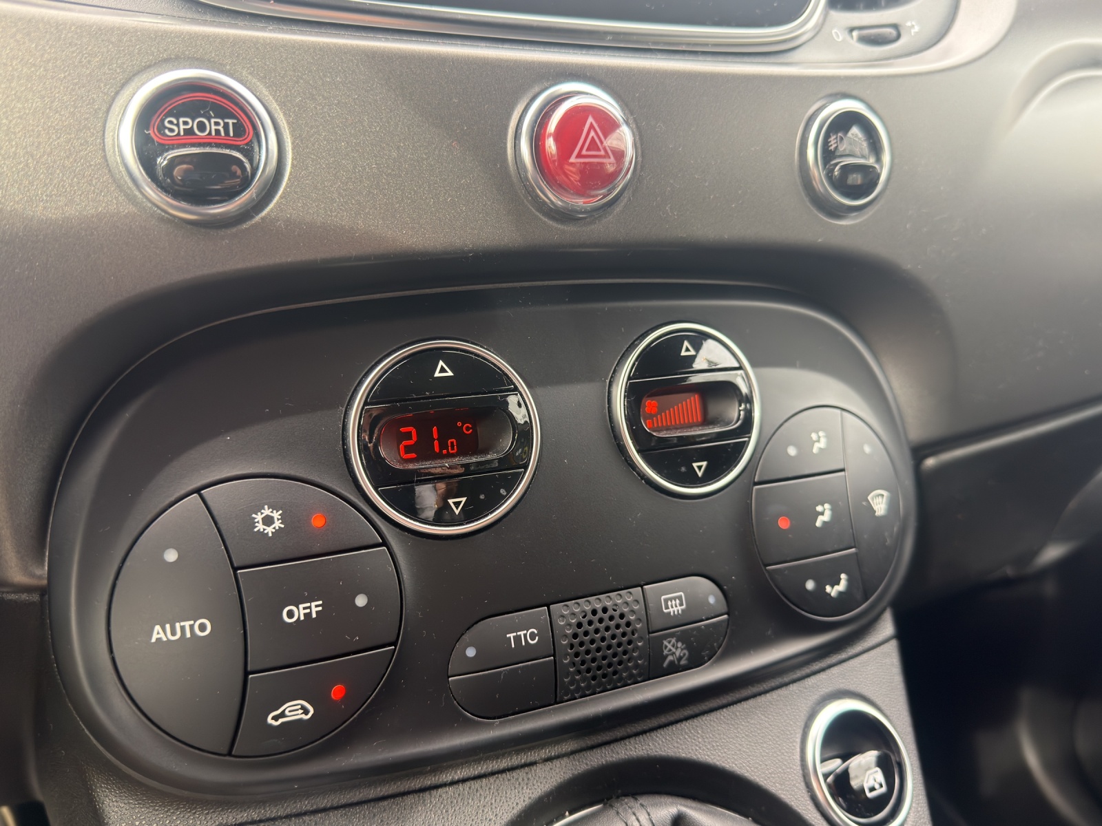 FIAT 595 Abarth 1.4 T-Jet 160 Pista-image-8