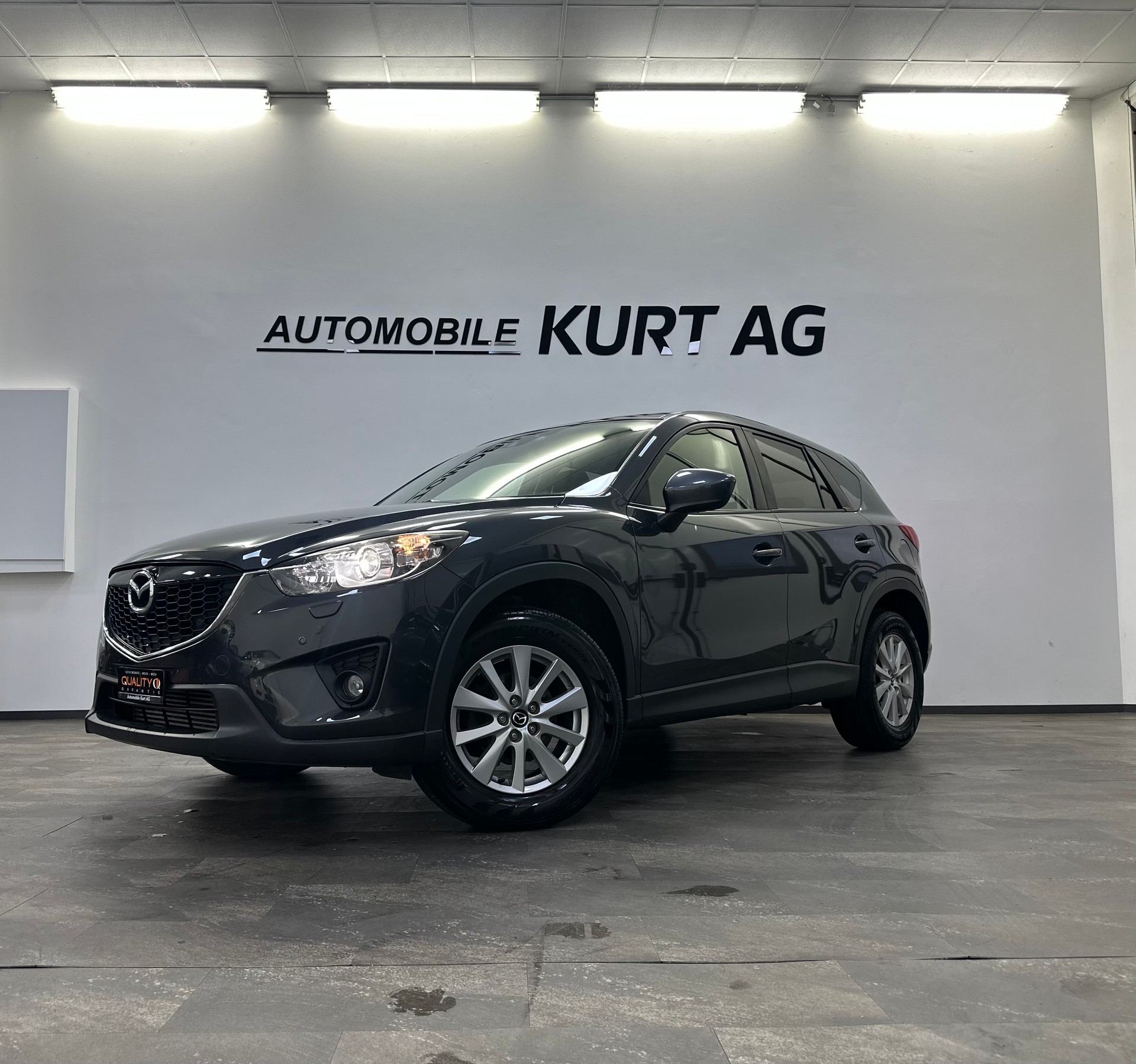 MAZDA CX-5 2.2 D Revolution AWD-showroom-element-1