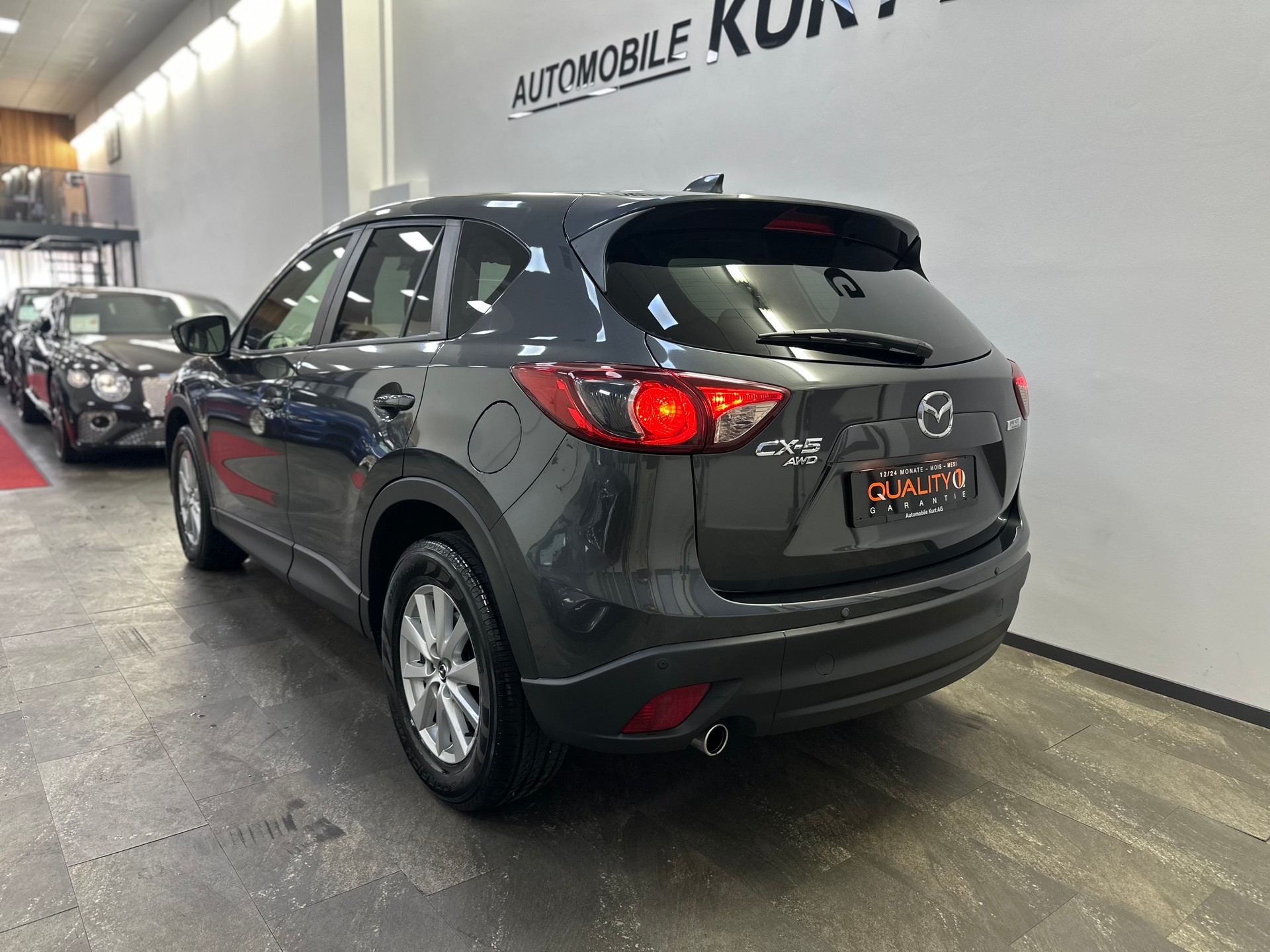MAZDA CX-5 2.2 D Revolution AWD-showroom-element-3