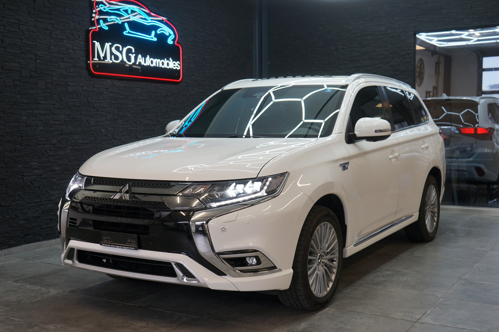 MITSUBISHI Outlander 2.4 PHEV Style 4WD Automatic
