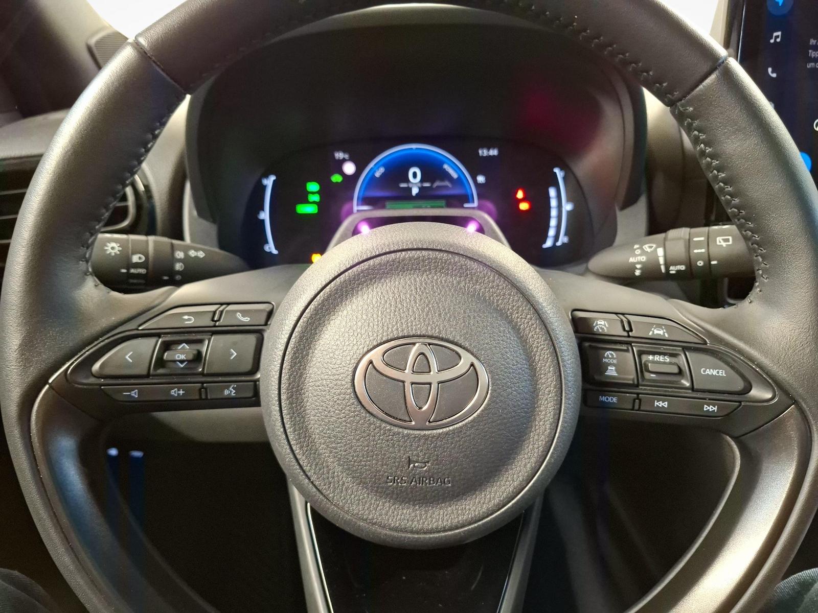 TOYOTA Yaris Cross 1.5 VVT-i HSD Trend AWD-i-image-15