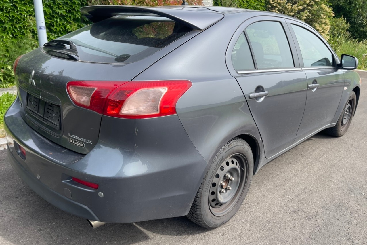 MITSUBISHI Lancer Sportback 1.8 DID Diamond-image-2